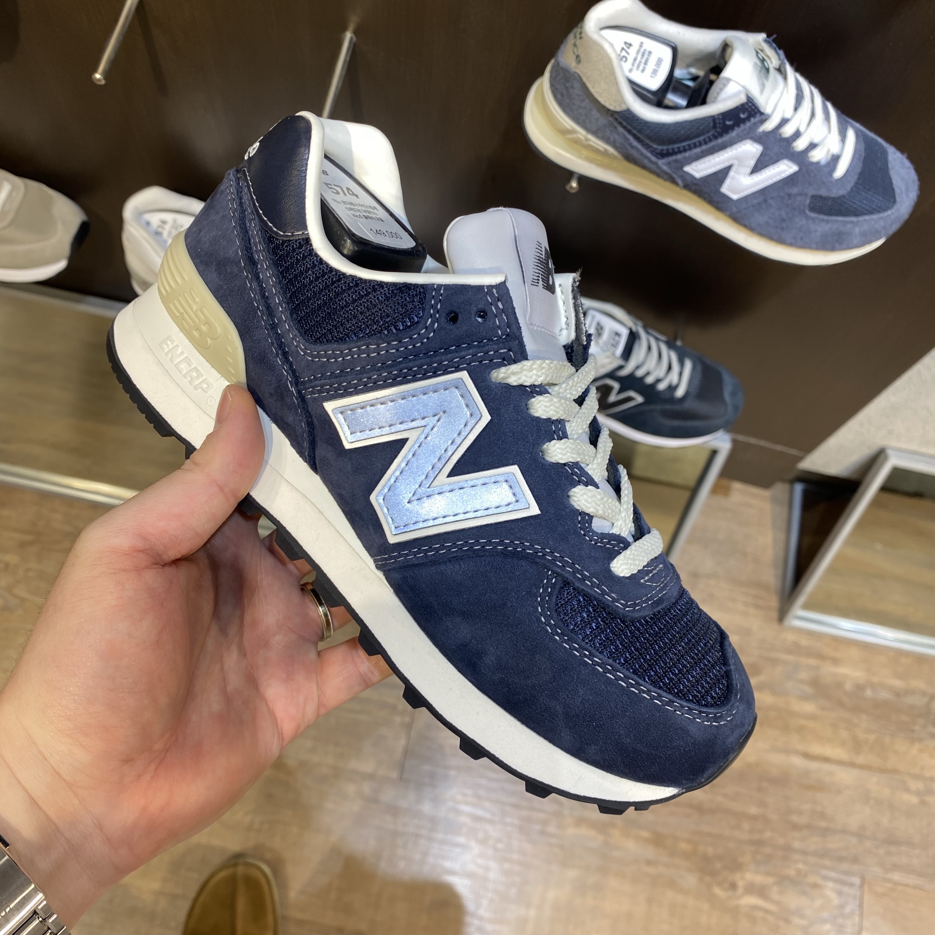 New Balance x Pottery 574 Premium Hard Navy 착용 스타일