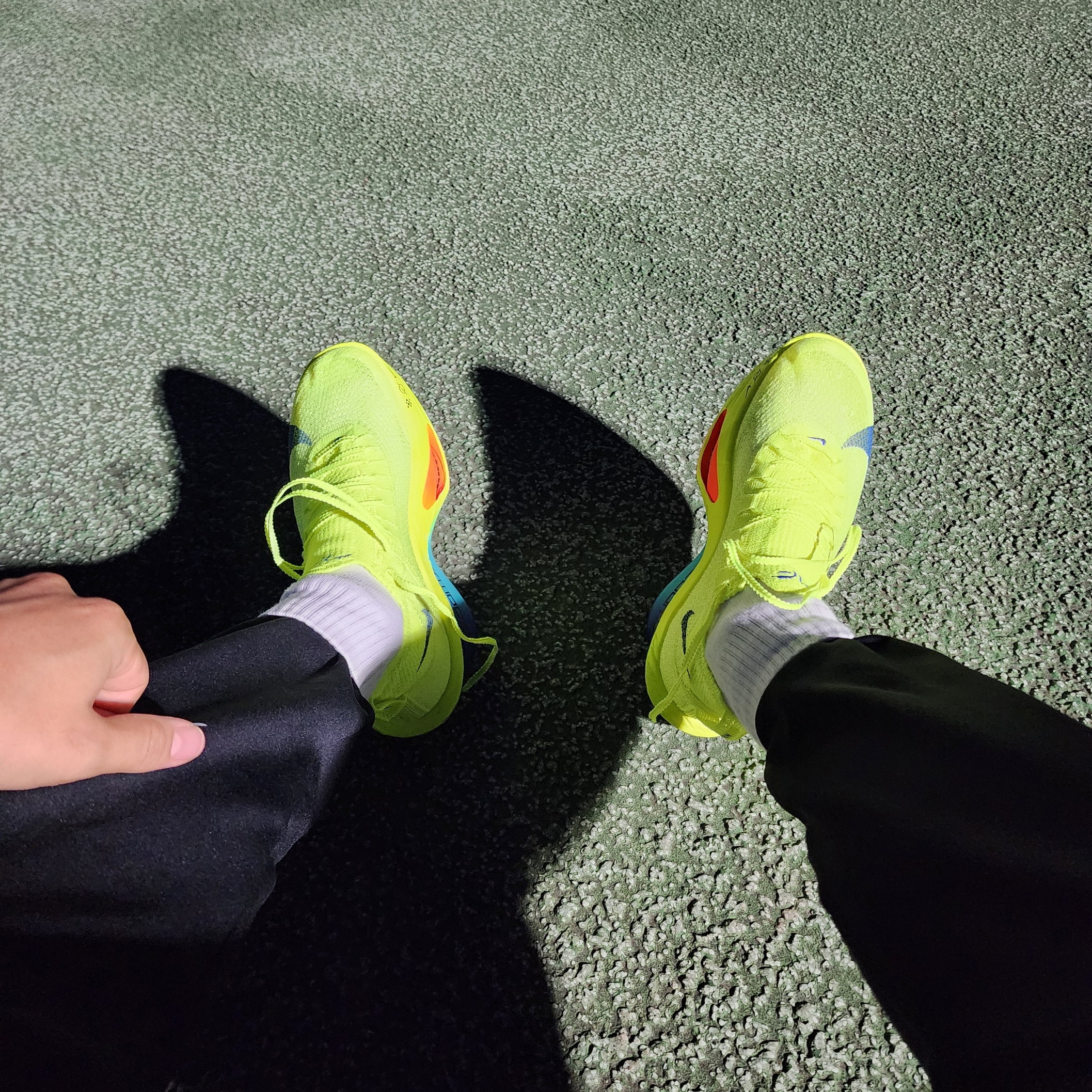 Nike Air Zoom Alphafly Next% 3 Volt 착용 스타일 - 2
