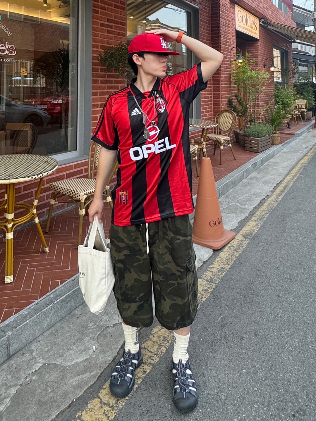 Maison Mihara Yasuhiro Blakey OG Sole Canvas Low-top Sneakers Black White, Keen Jasper Rocks SP Sneakers Beige 착용 스타일 - 4
