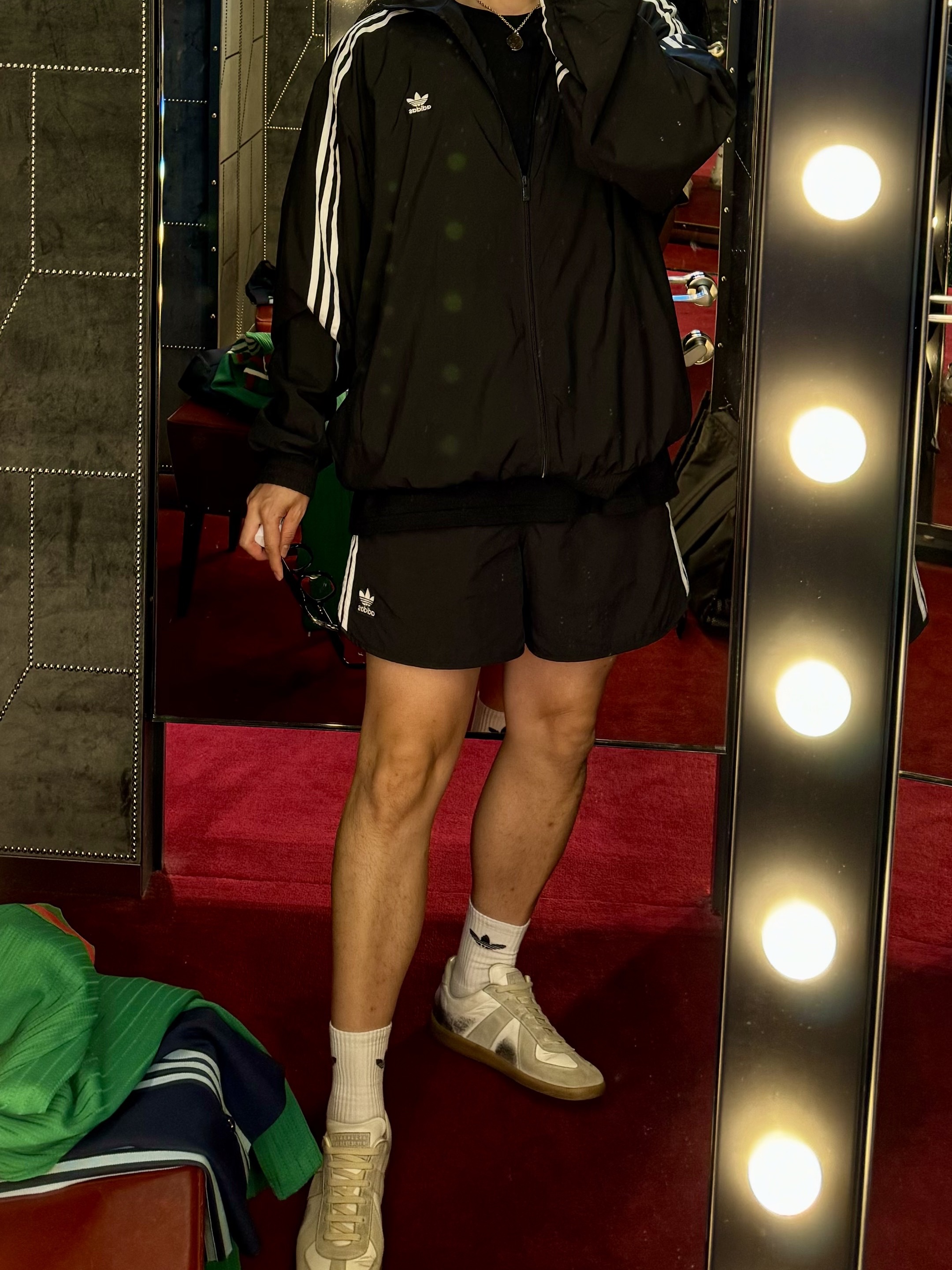 (W) Adidas Adilenium Oversized Track Top Black - US Sizing, Adidas Adicolor Classic Sprinter Shorts Black - KR Sizing 착용 스타일 - 1