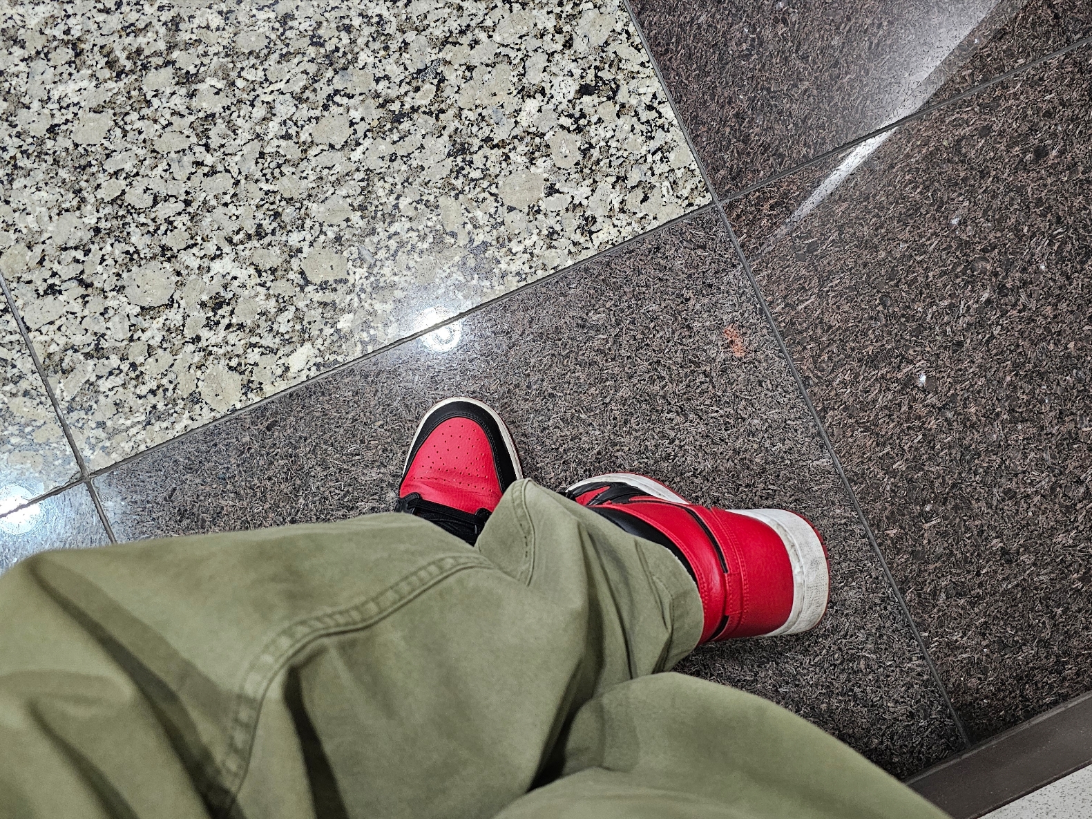 Jordan 1 Mid Bred Banned 2020 착용 스타일