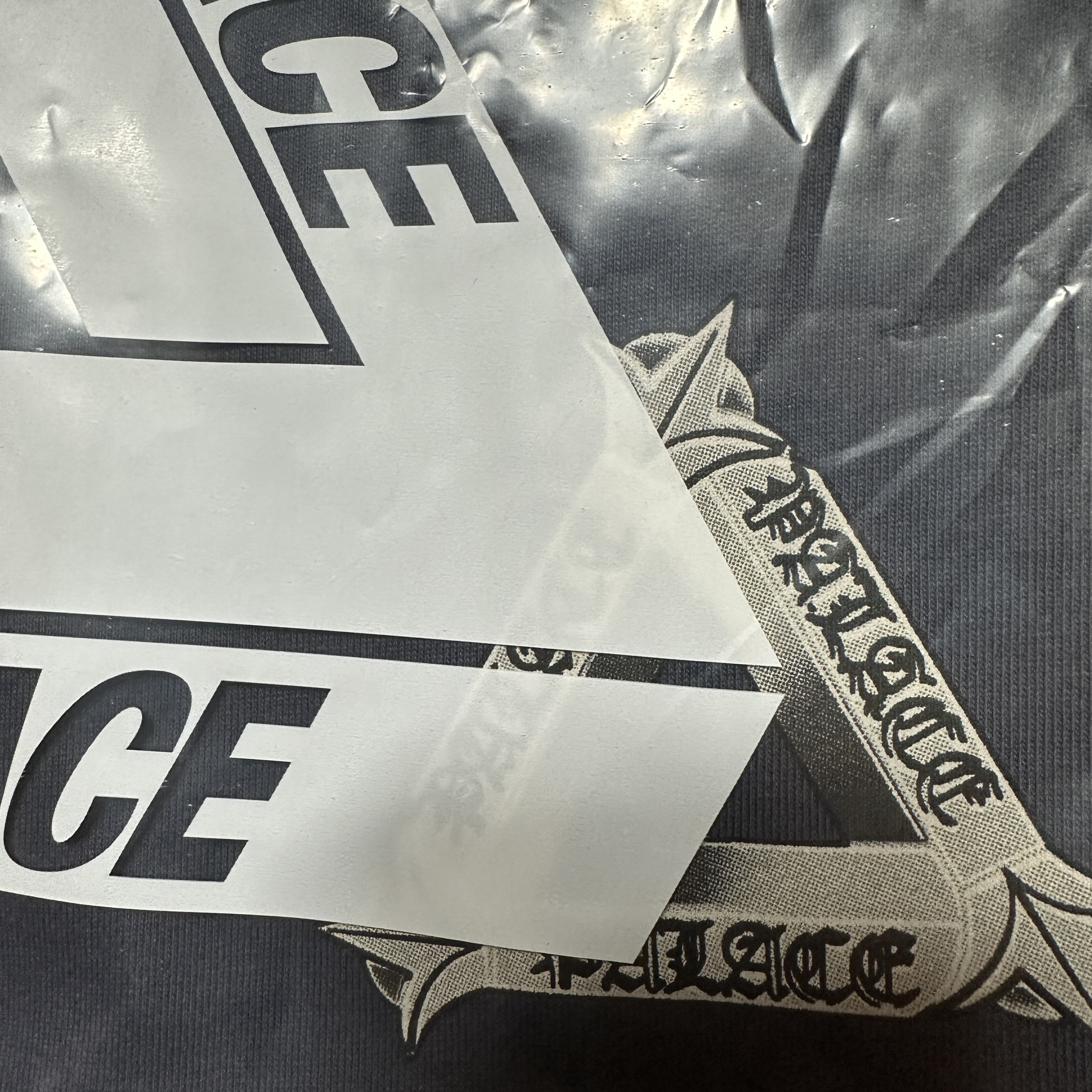 Palace Tri-OG T-Shirt Navy - 24SS 착용 스타일