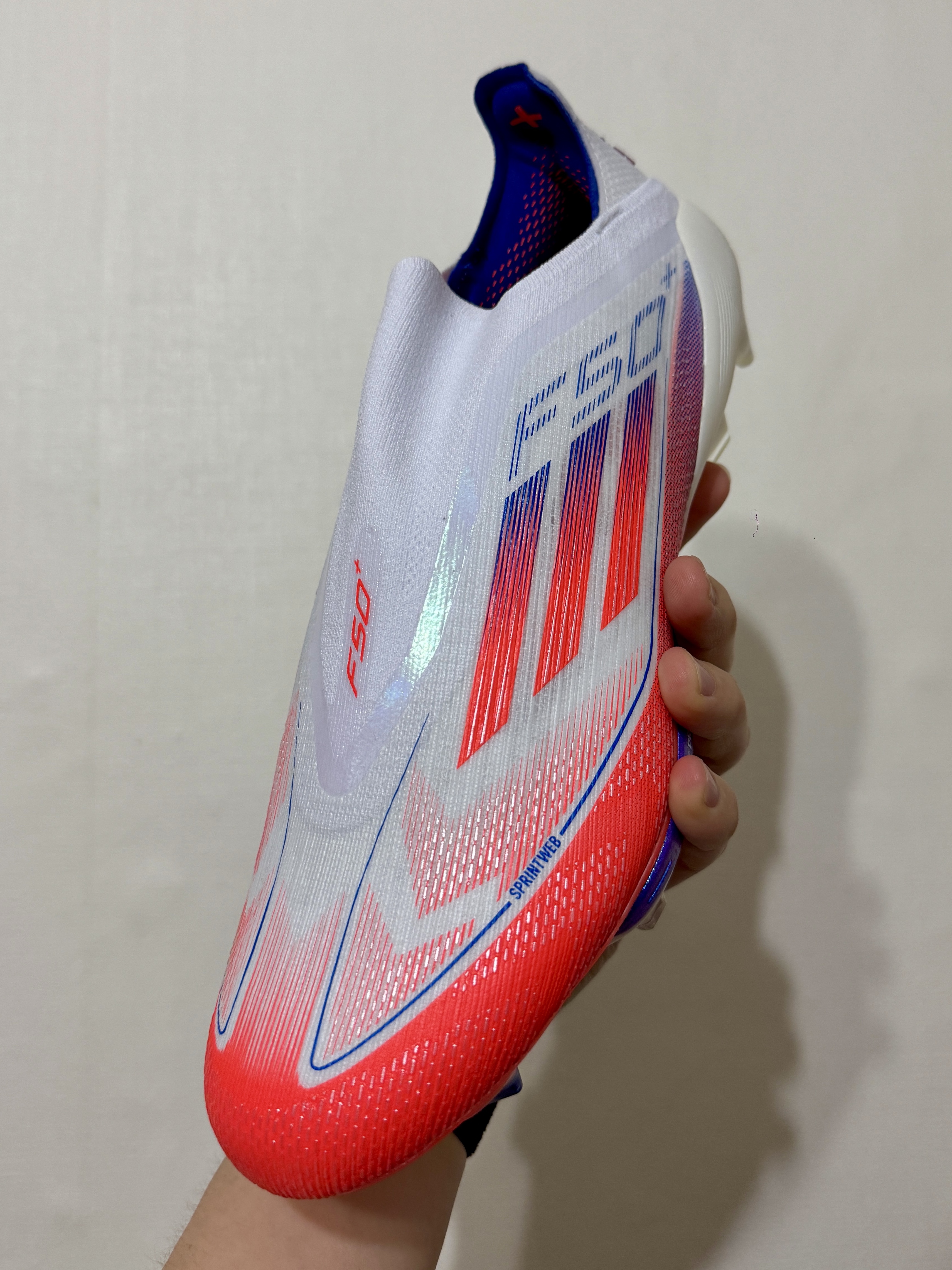 Adidas F50+ FG Cloud White Solar Red 착용 스타일 - 1
