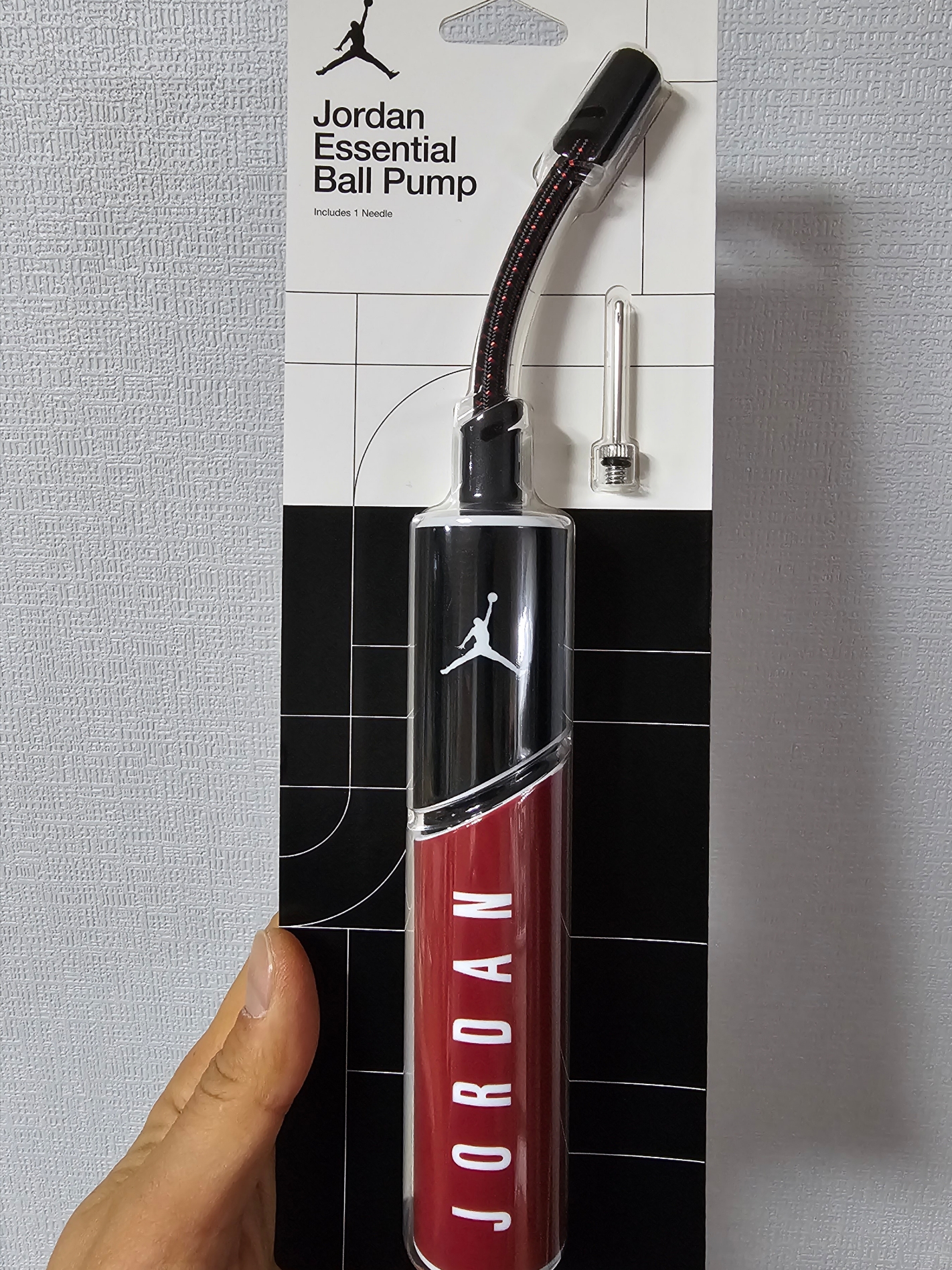 Nike Essential Hand Pump Blue Red White 착용 스타일