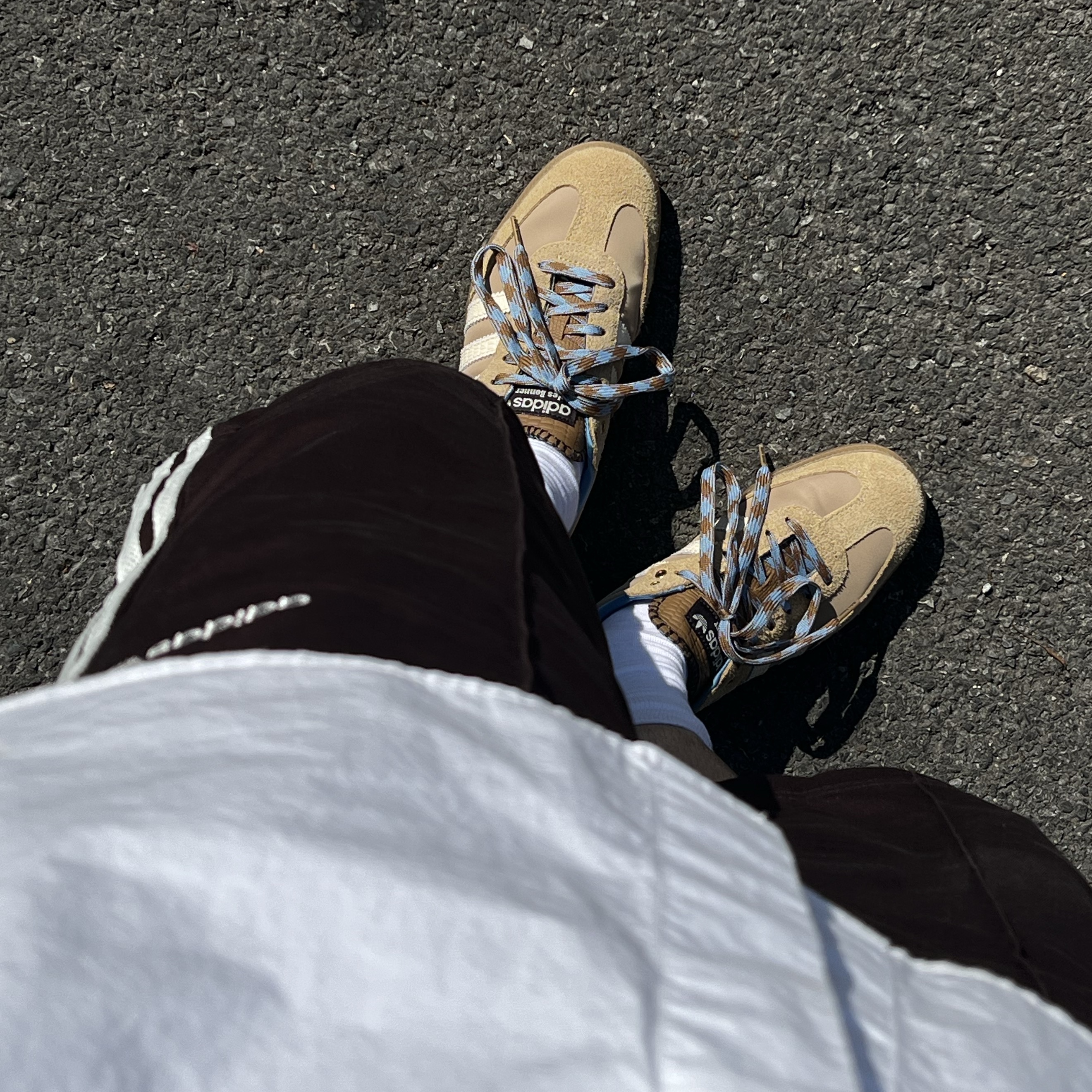 Adidas x Wales Bonner Samba Supplier Colour Wonder White, Adidas 80s Loose Buttoned 3-Stripes 11 Inch Bermuda Shorts Shadow Brown - KR Sizing 착용 스타일