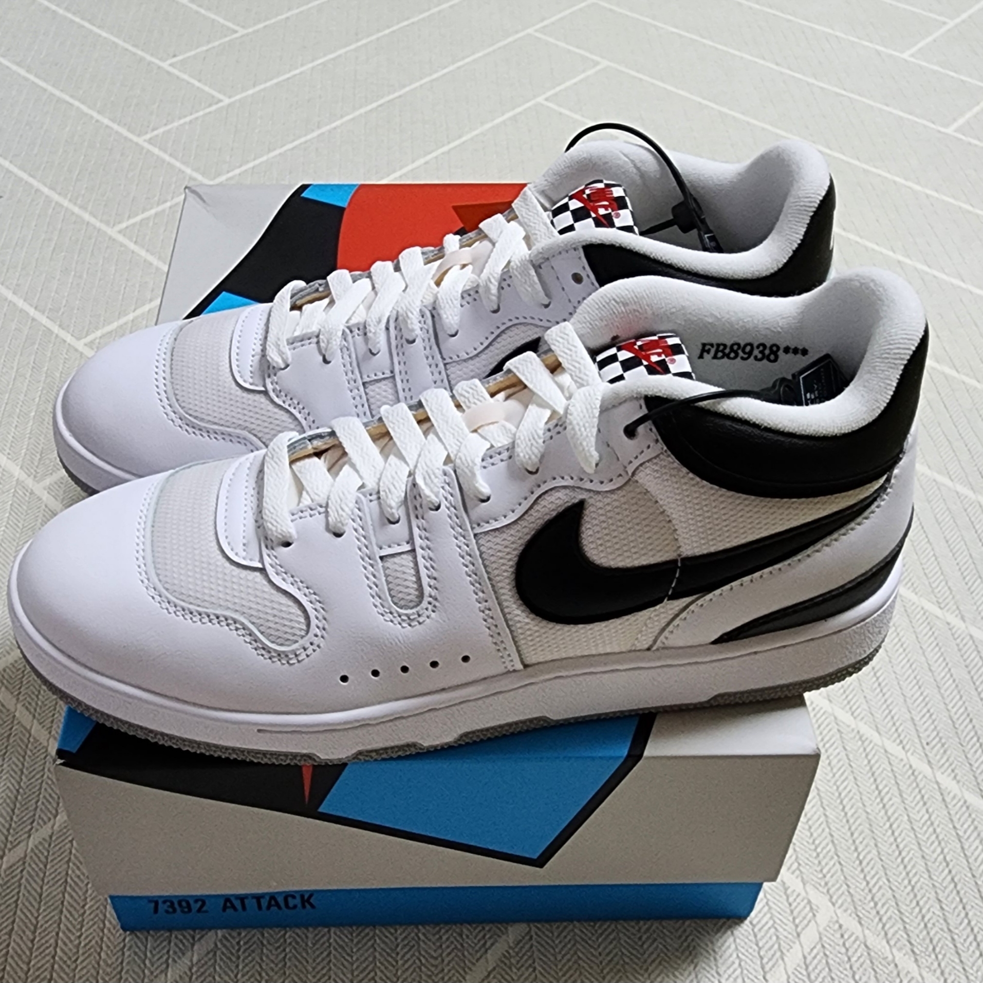 Nike Mac Attack QS SP Black and White 착용 스타일 - 1