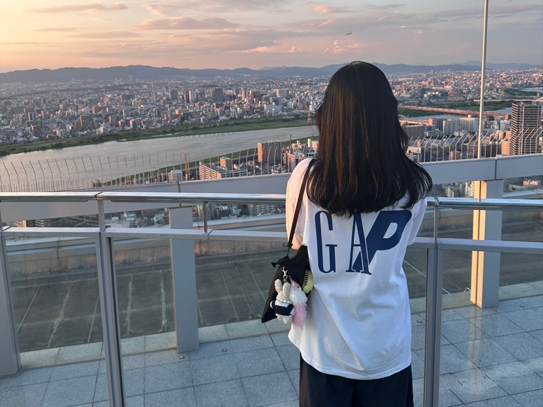 Palace x Gap T-Shirt White - 24SS 착용 스타일