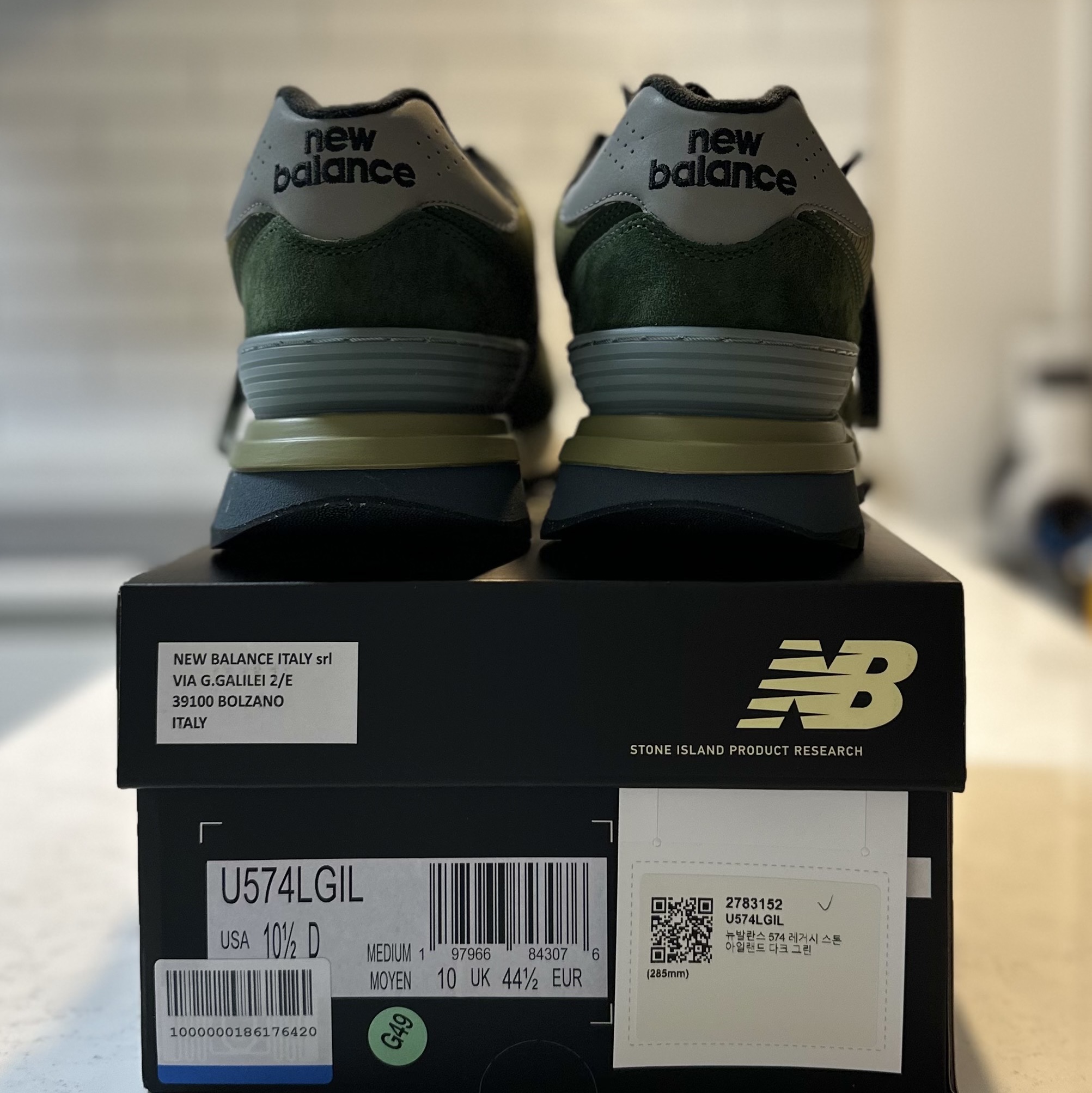 New Balance x Stone Island 574 Legacy Dark Green 착용 스타일 - 3