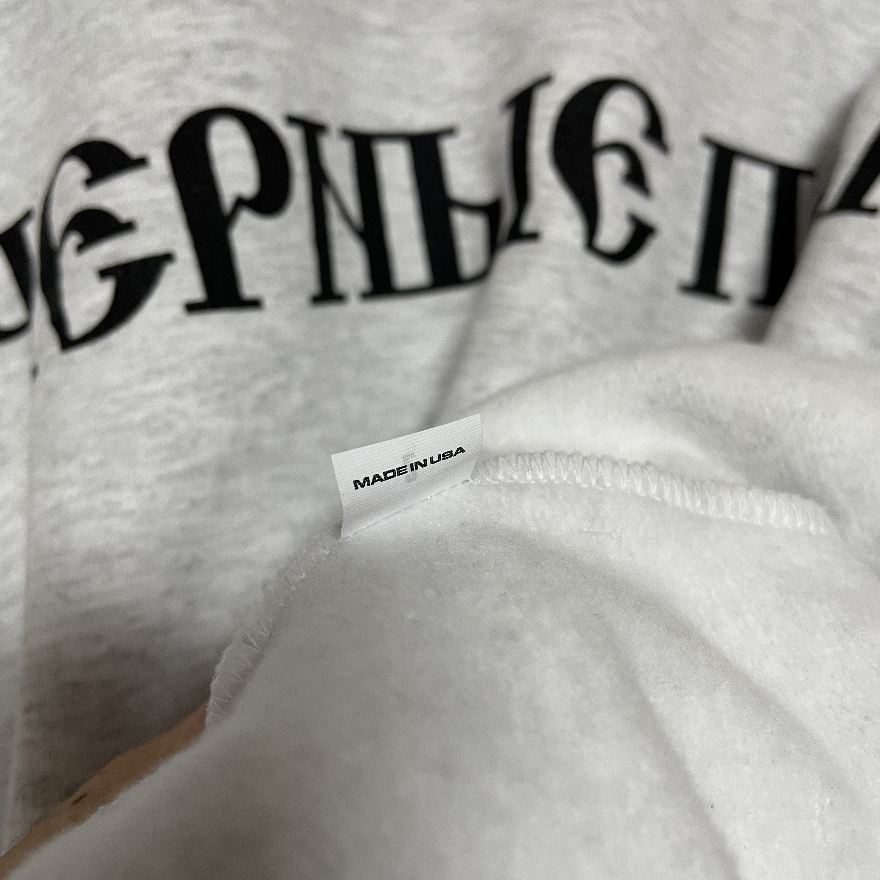 Yeezy x Gosha Rubchinskiy YZY Black Dogs Hoodie Heather Grey 착용 스타일 - 2