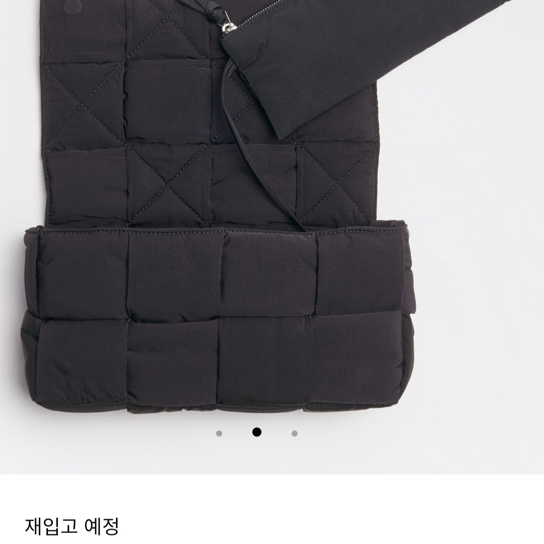 Bottega Veneta Padded Tech Cassette Black, Bottega Veneta Padded Tech Cassette Black 착용 스타일 - 3