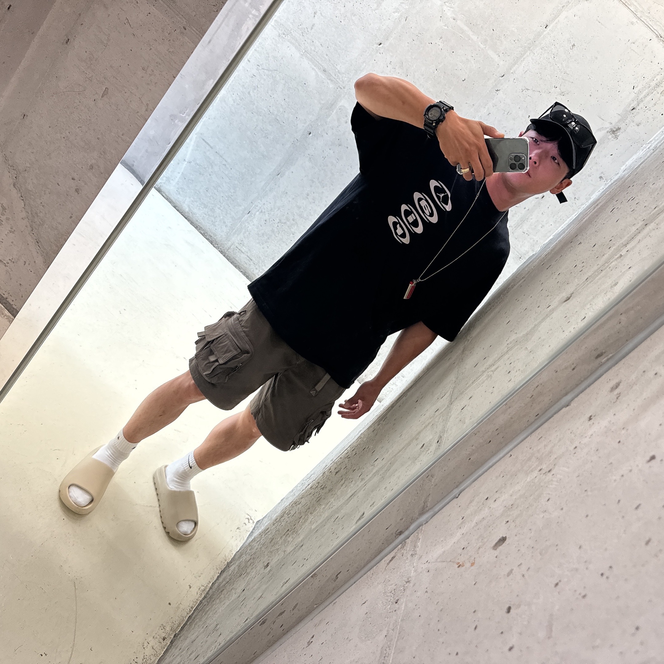 Supreme Metal Lighter Holster - 19SS, Jordan x Travis Scott T-Shirts Black (DZ5514-011) 착용 스타일 - 2