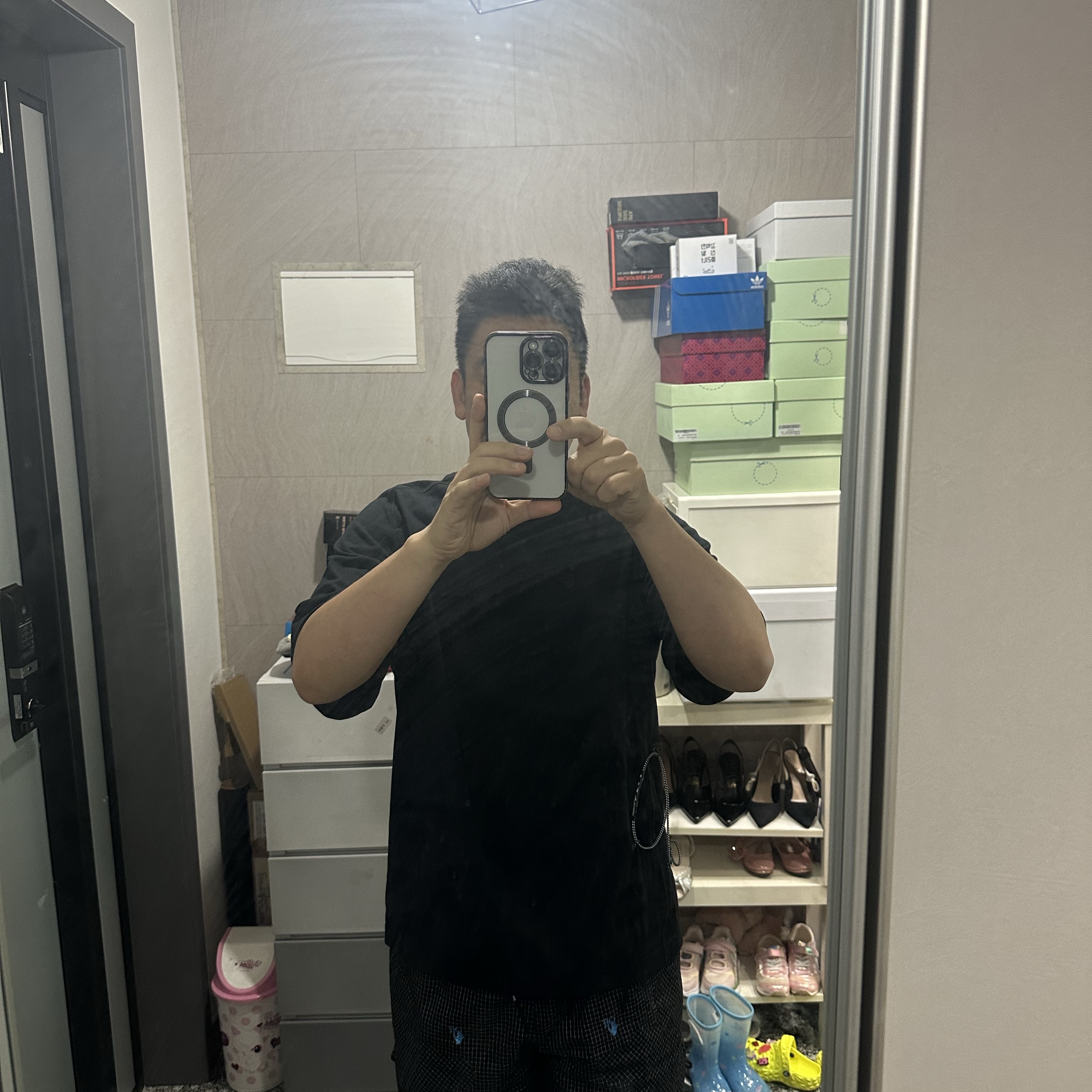 Nike x Off-White NRG Woven Shorts Black - Asia, Nike x Off-White Mock Neck Short Sleeve Top Black - Asia 착용 스타일 - 1