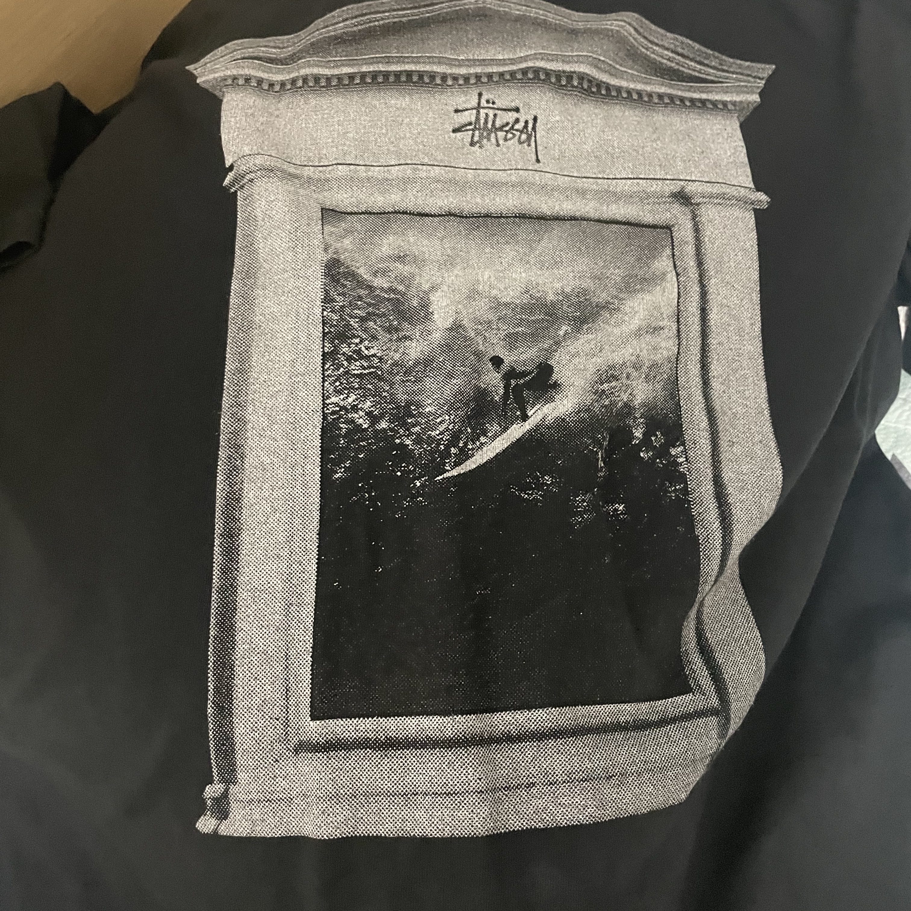 Stussy Surf Tomb Pigment Dyed T-Shirt Black 착용 스타일