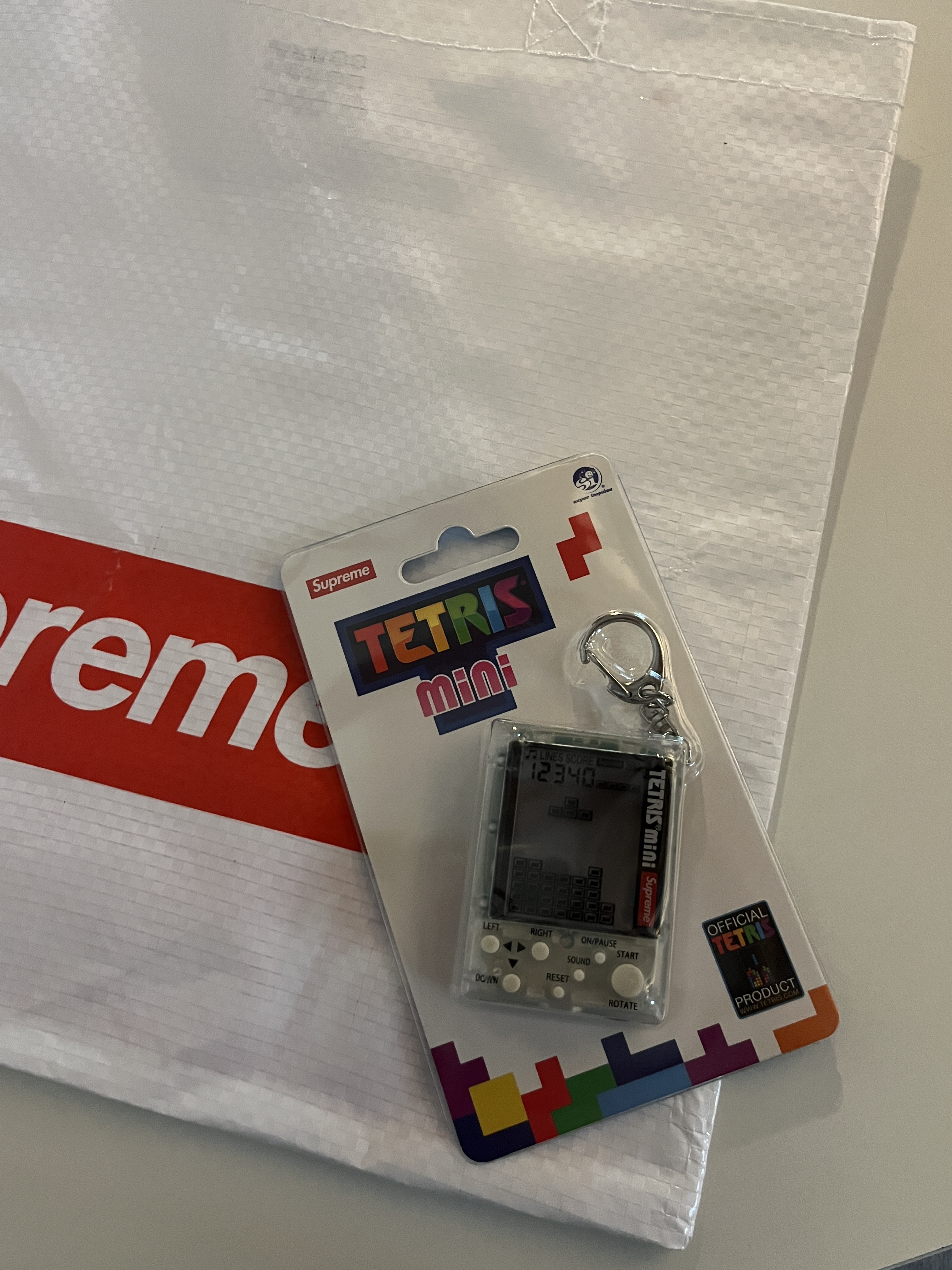 Supreme x Tetris Mini Clear - 24SS (Korean Ver.) 착용 스타일
