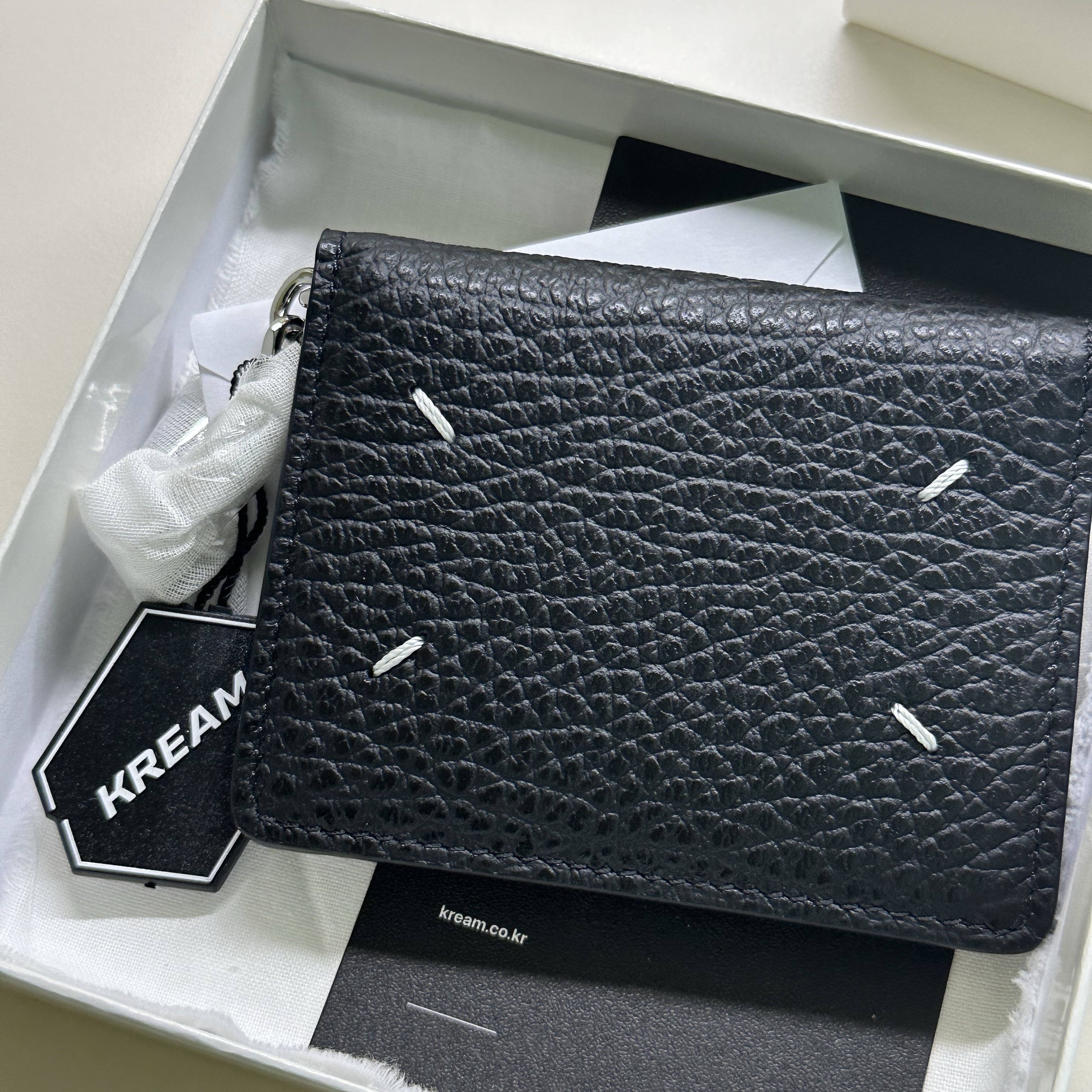 Maison Margiela Keyring Wallet Black 착용 스타일