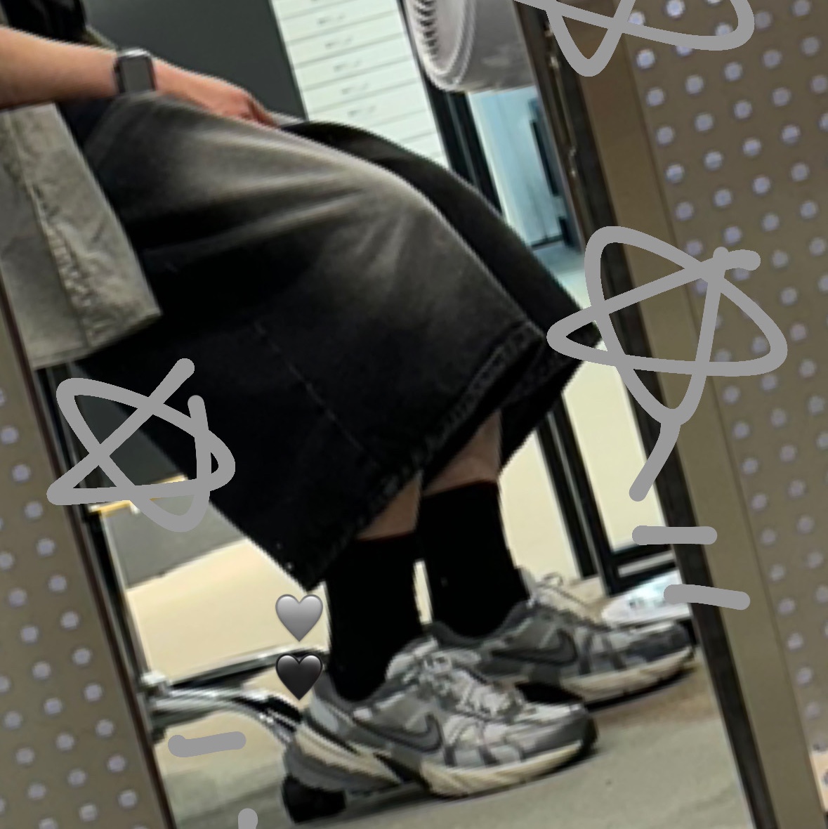 Nike V2K Run Pure Platinum Wolf Grey 착용 스타일