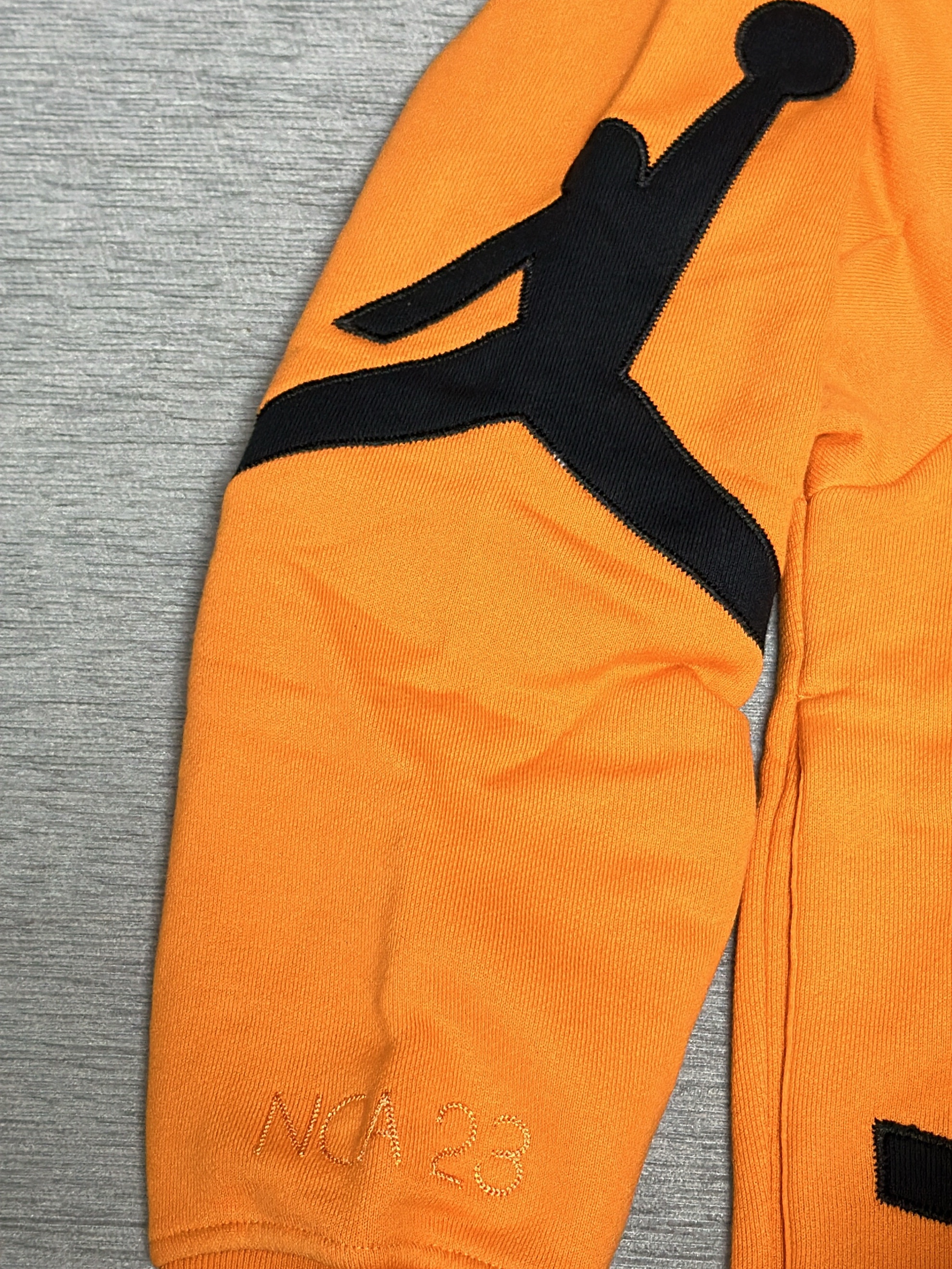 Jordan x Nina Chanel Abney Fleece Hoodie Alpha Orange (FZ7514-806) 착용 스타일 - 3