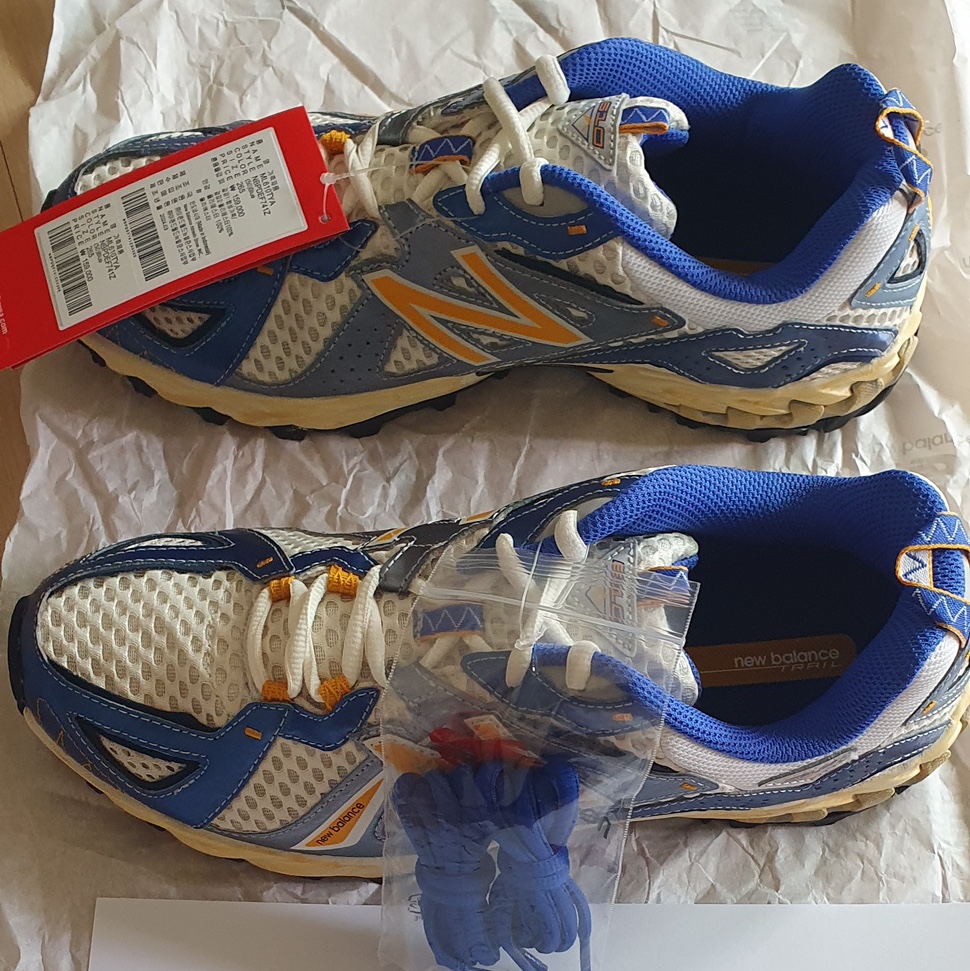 New Balance x Yeseyesee ML610 Atlantic Blue Varsity Gold 착용 스타일