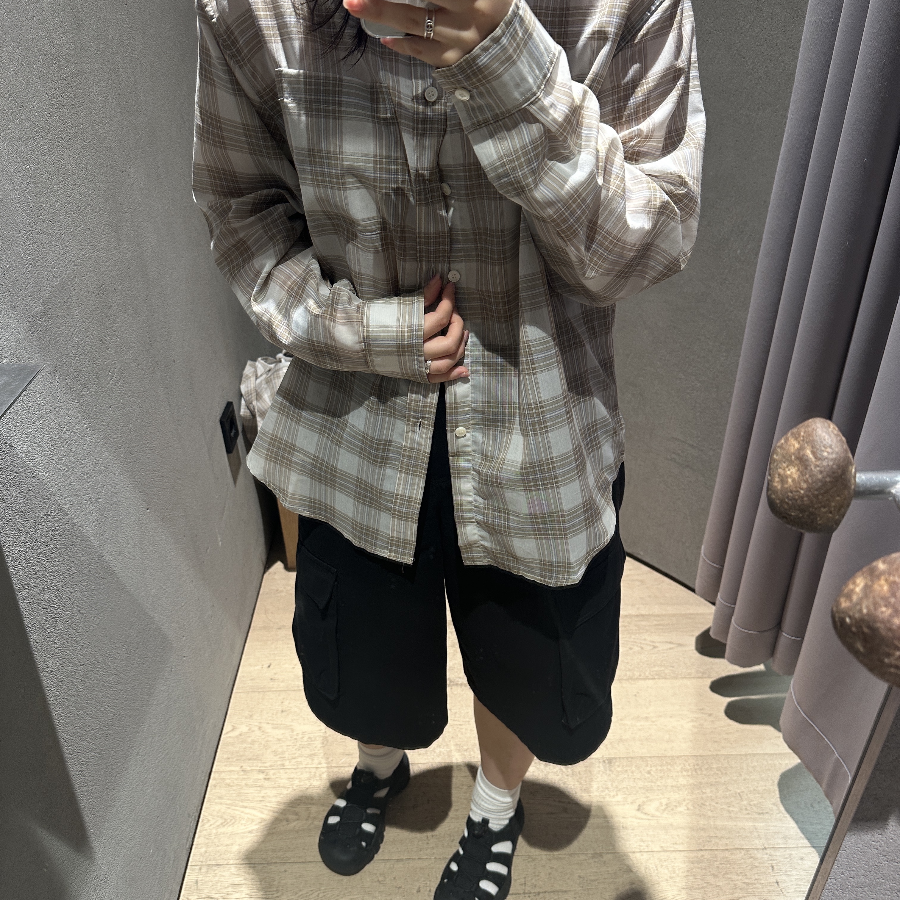 Keen Newport H2 Triple Black 착용 스타일