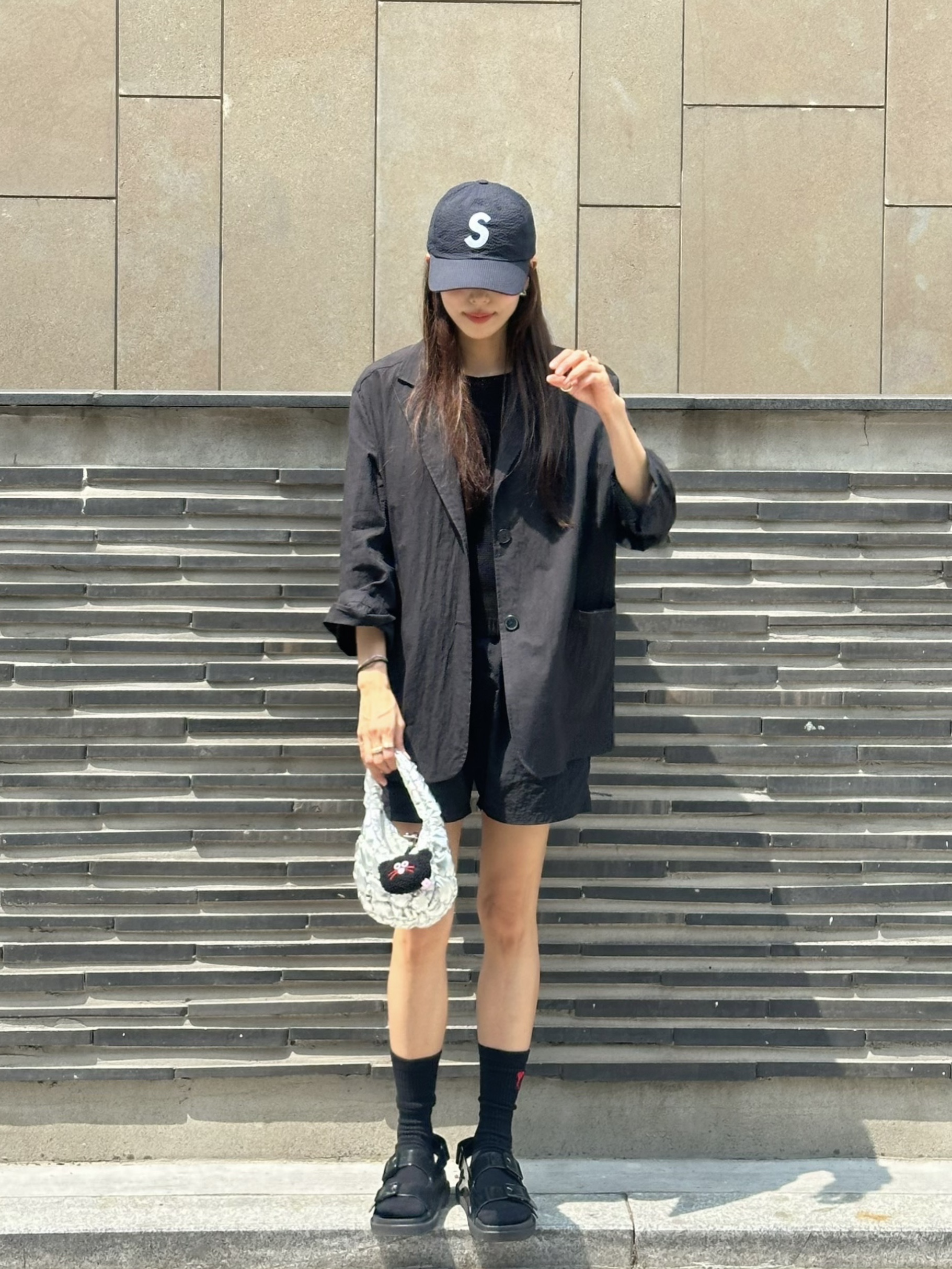 Supreme Seersucker S Logo 6-Panel Black - 24SS, COS Quilted Micro Bag Silver 착용 스타일 - 3