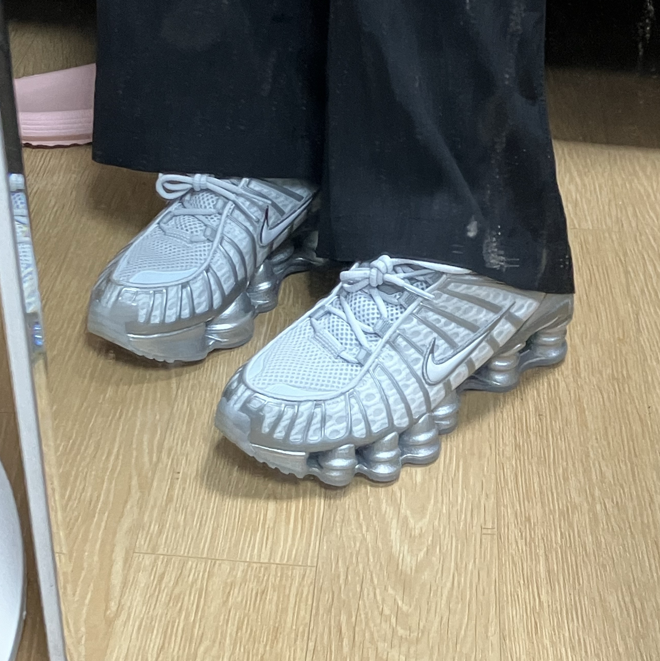 (W) Nike Shox TL Pure Platinum and Metallic Silver 착용 스타일