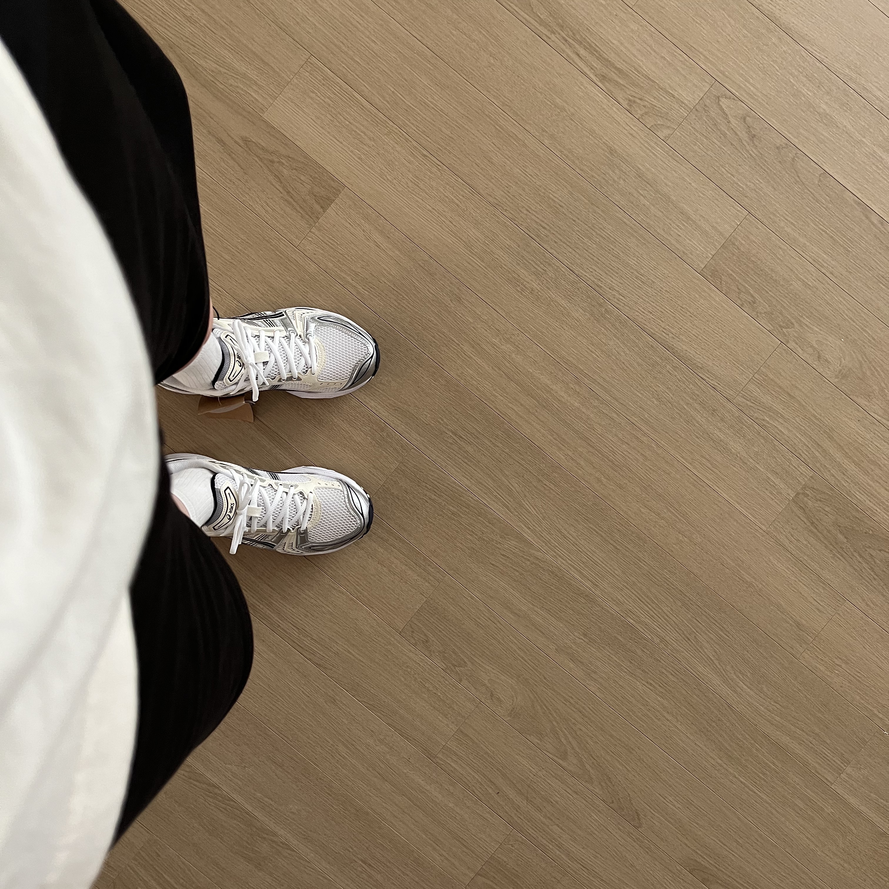(W) Asics Gel-Kayano 14 White Midnight 착용 스타일