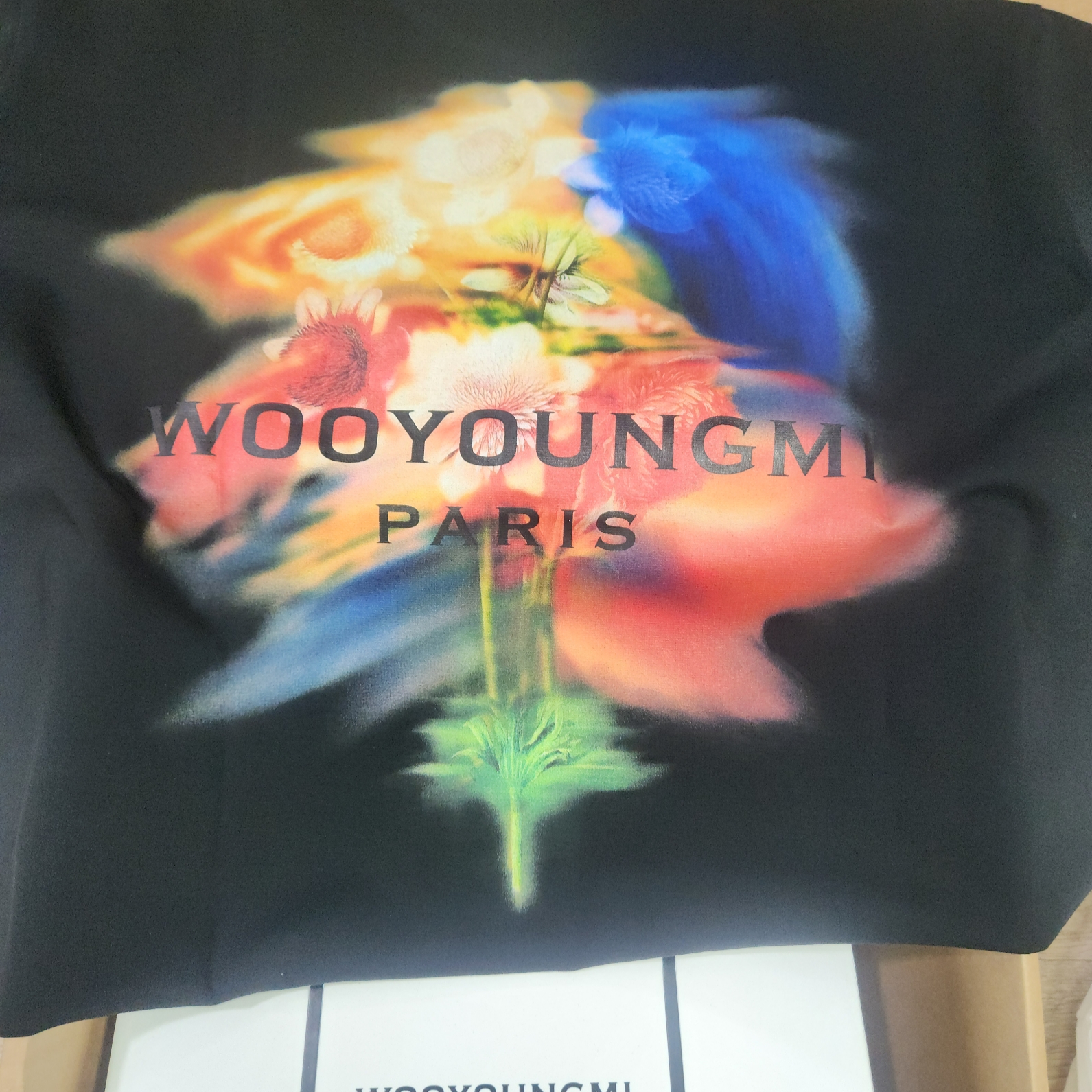 Wooyoungmi Luminous Jellyfish Back Logo T-Shirt Black - 24SS, Wooyoungmi Luminous Jellyfish Back Logo T-Shirt Black - 24SS 착용 스타일 - 3