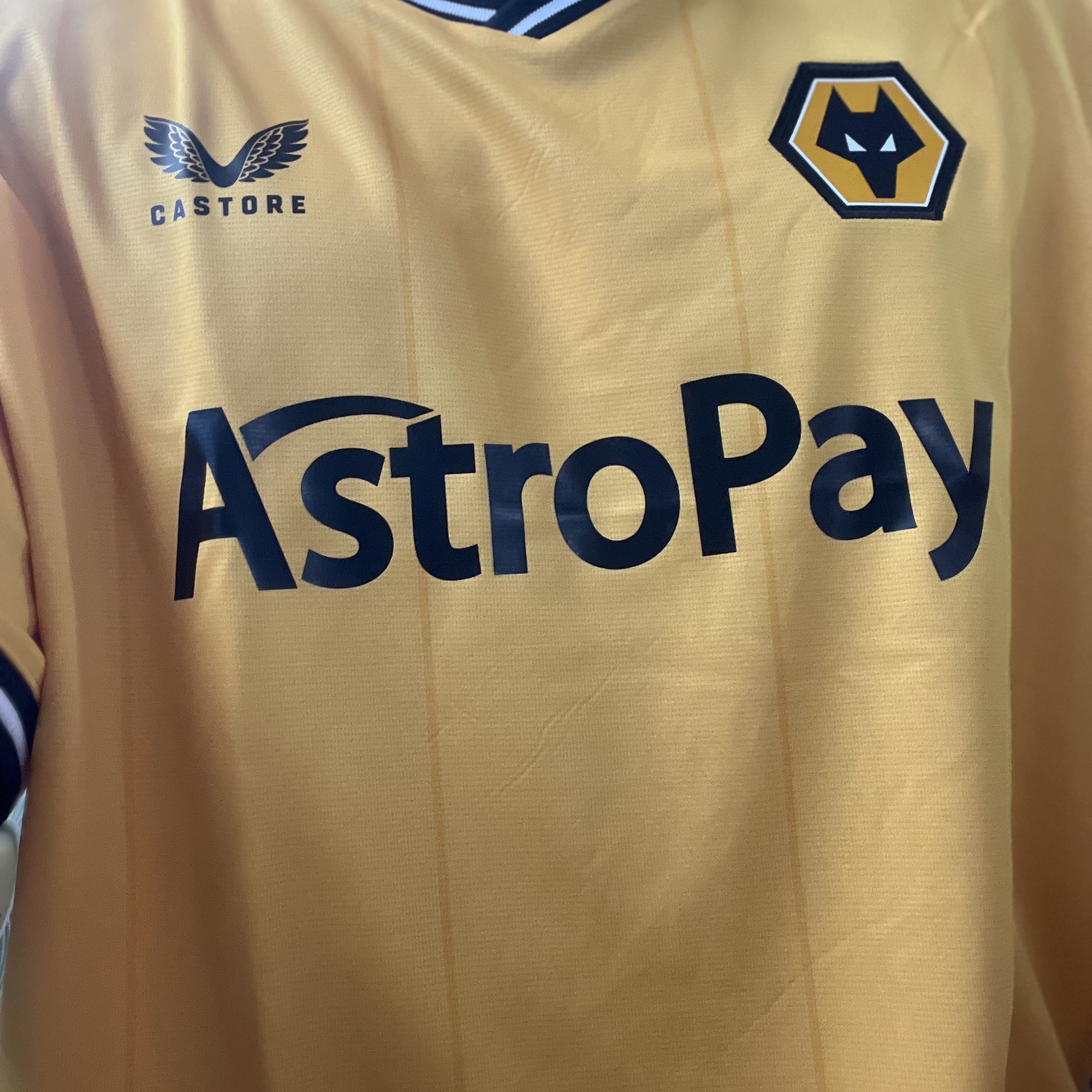 Castore Wolves 2023/24 Home Shirt Yellow - (Non Marking Ver.) 착용 스타일