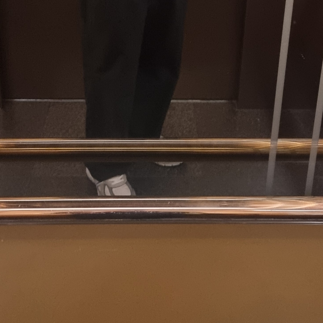 New Balance 990v4 Made in USA Gray Suede 착용 스타일