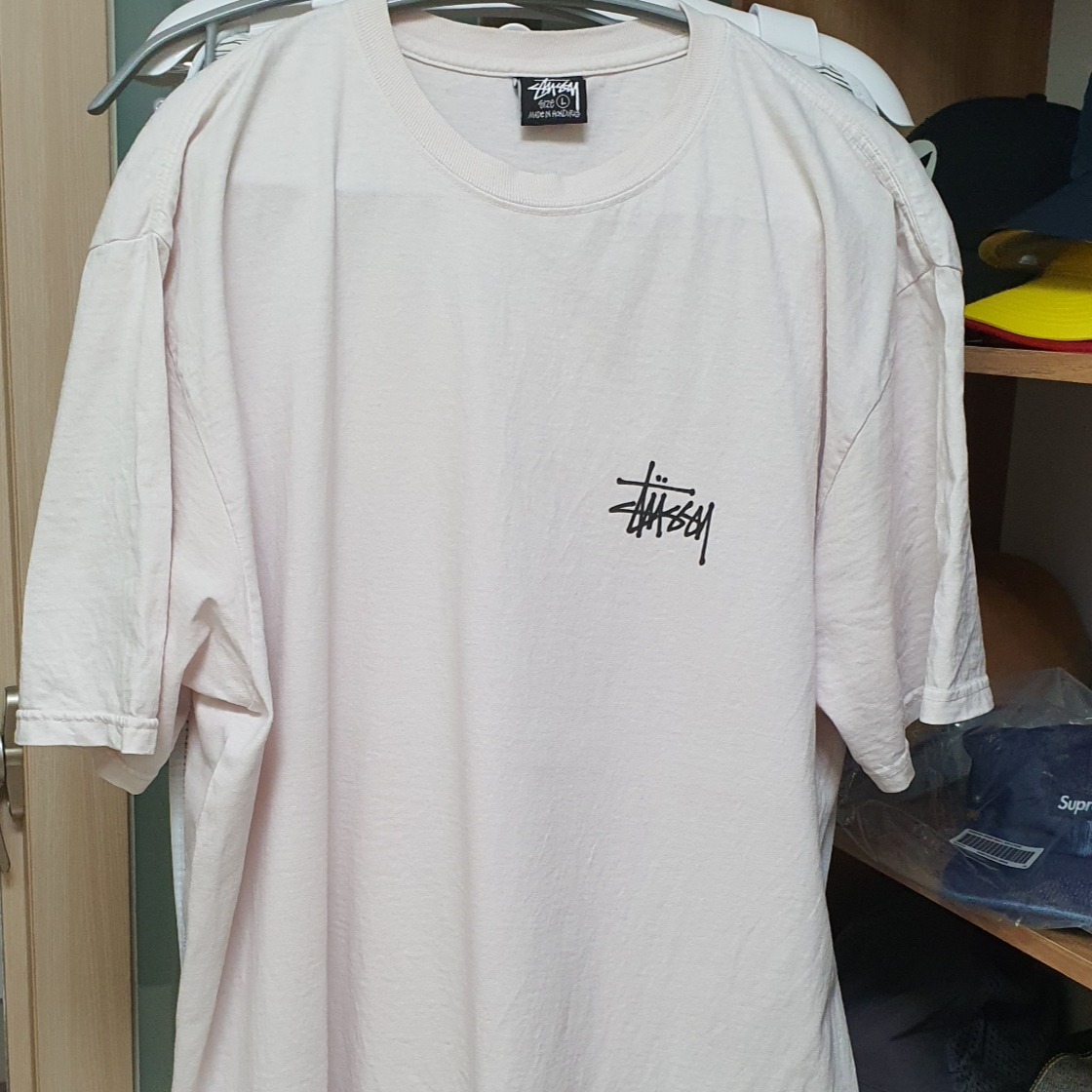 Stussy Basic Stussy Pigment Dyed T-Shirt Blush 2023 착용 스타일 - 1