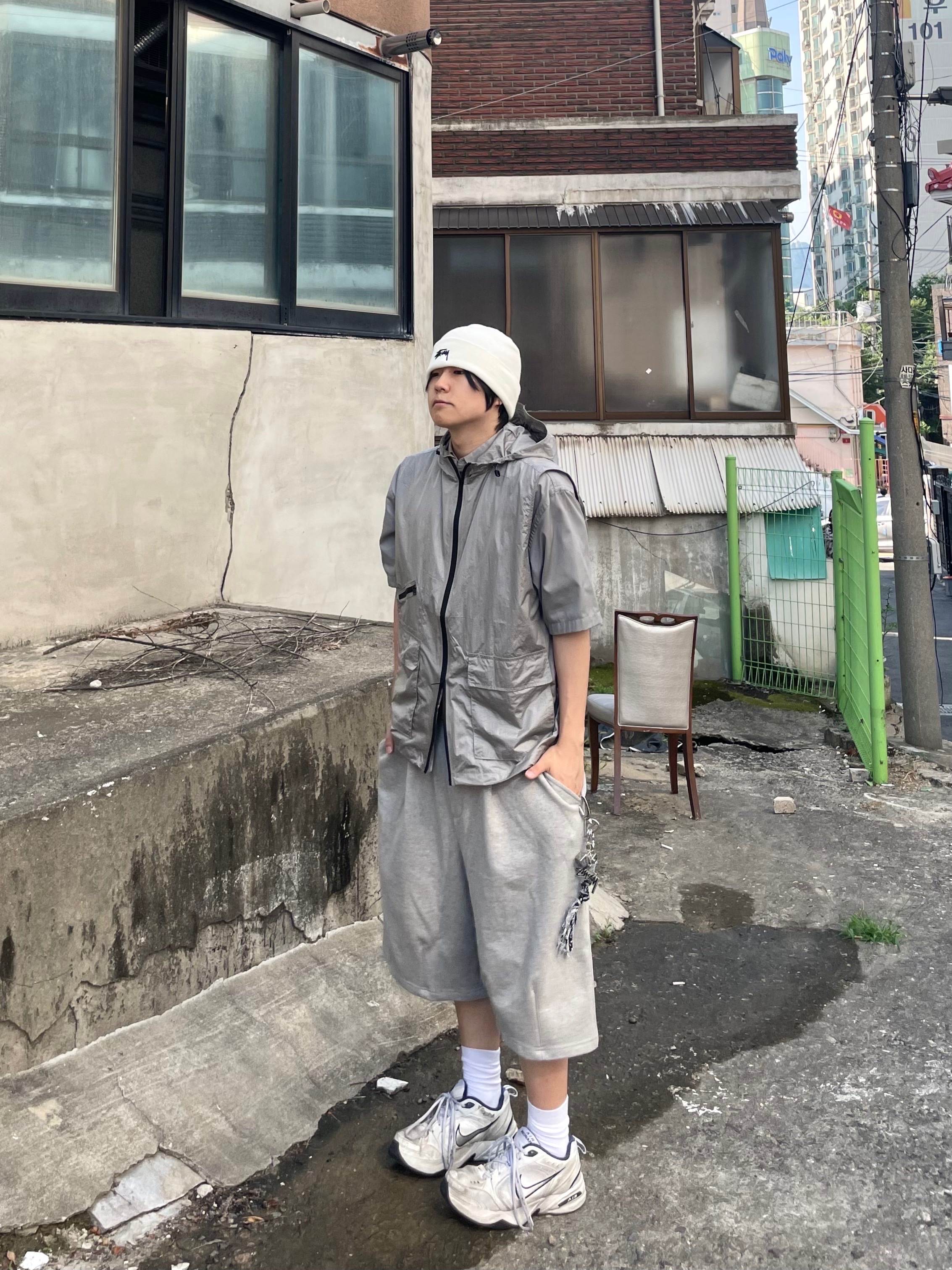 Nike Air Monarch IV Midnight Navy, Stussy Metal Dice Keychain Silver 착용 스타일