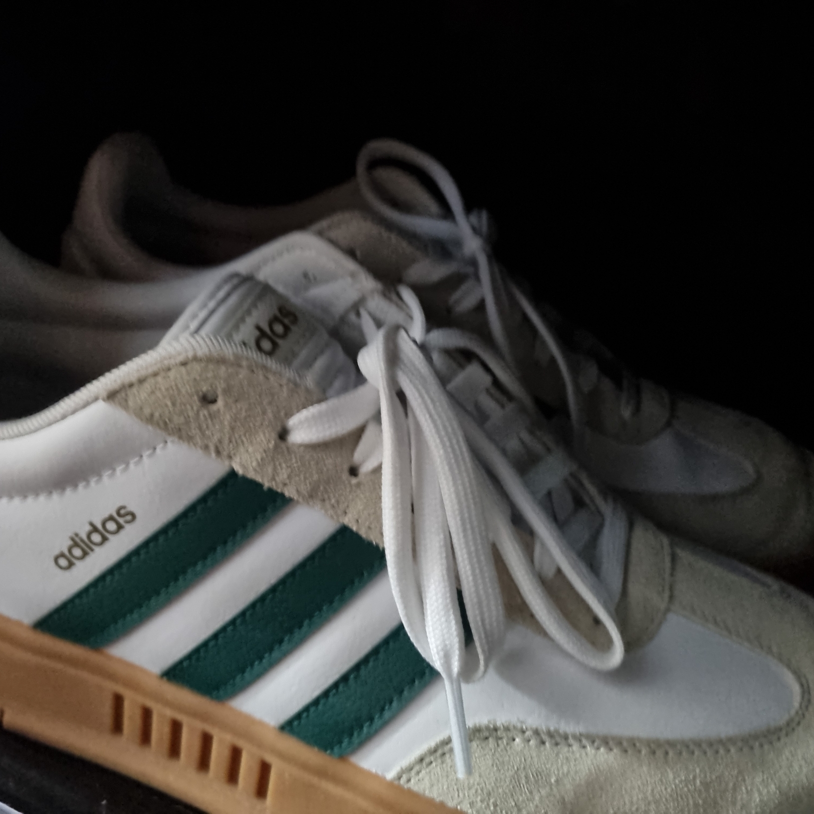 Adidas Gradas Collegiate Green 착용 스타일