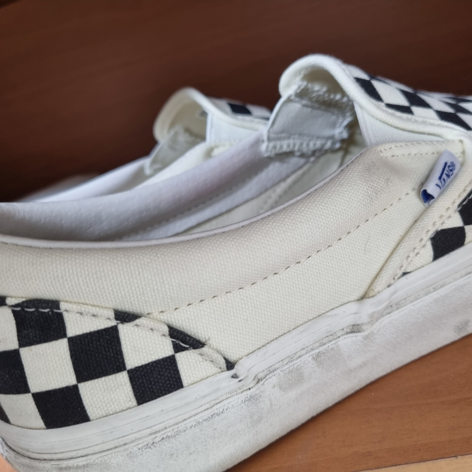 Vans Vault OG Classic Slip-On LX Checkerboard 착용 스타일