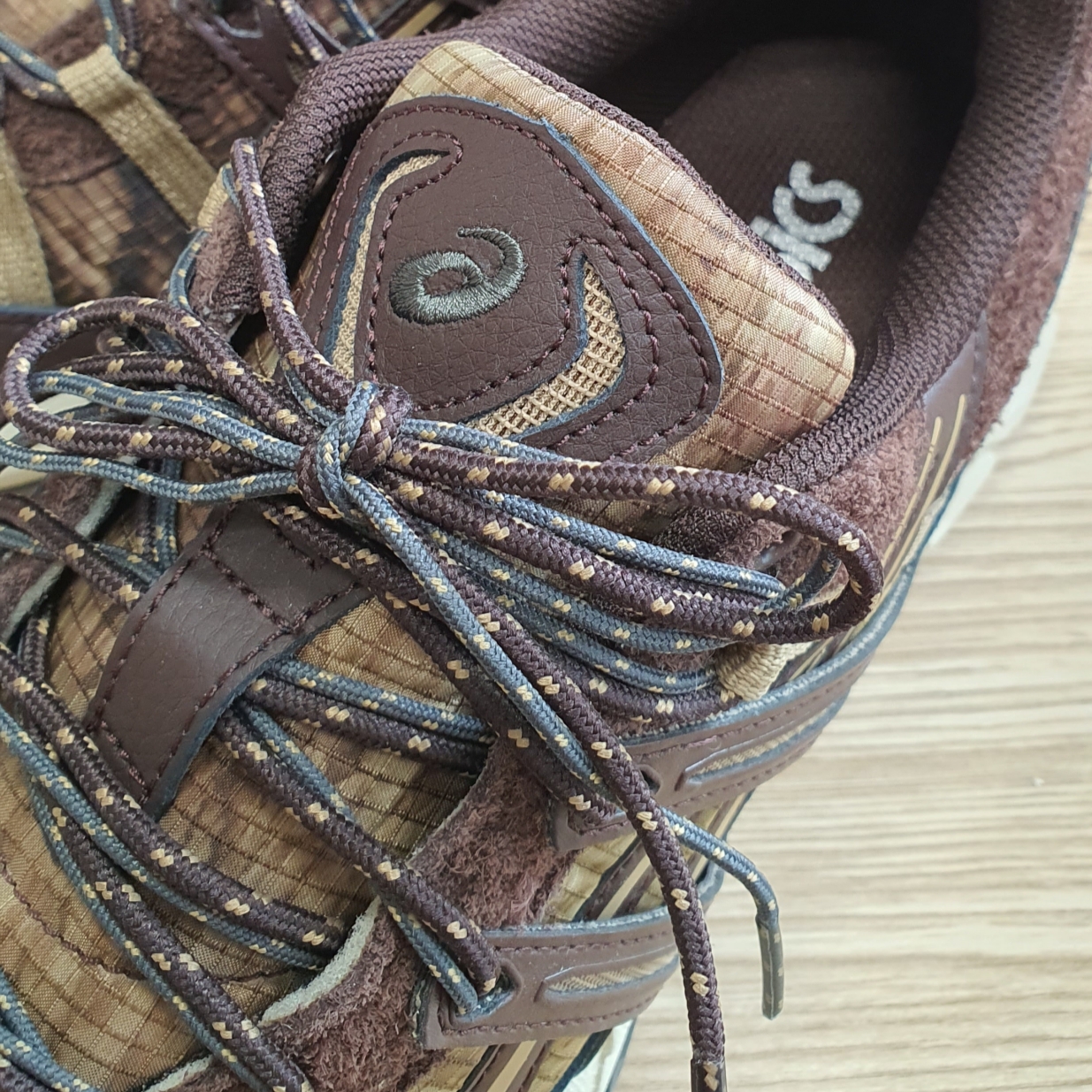 Asics Gel-Sonoma 15-50 Coffee Desert Camp 착용 스타일 - 3