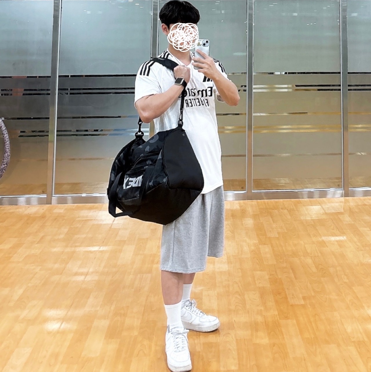 Adidas Real Madrid 2024/25 Home Jersey White - KR Sizing (Non Marking Ver.), Adidas Real Madrid 2023/24 Home Jersey White - KR Sizing (Non Marking Ver.) 착용 스타일 - 1