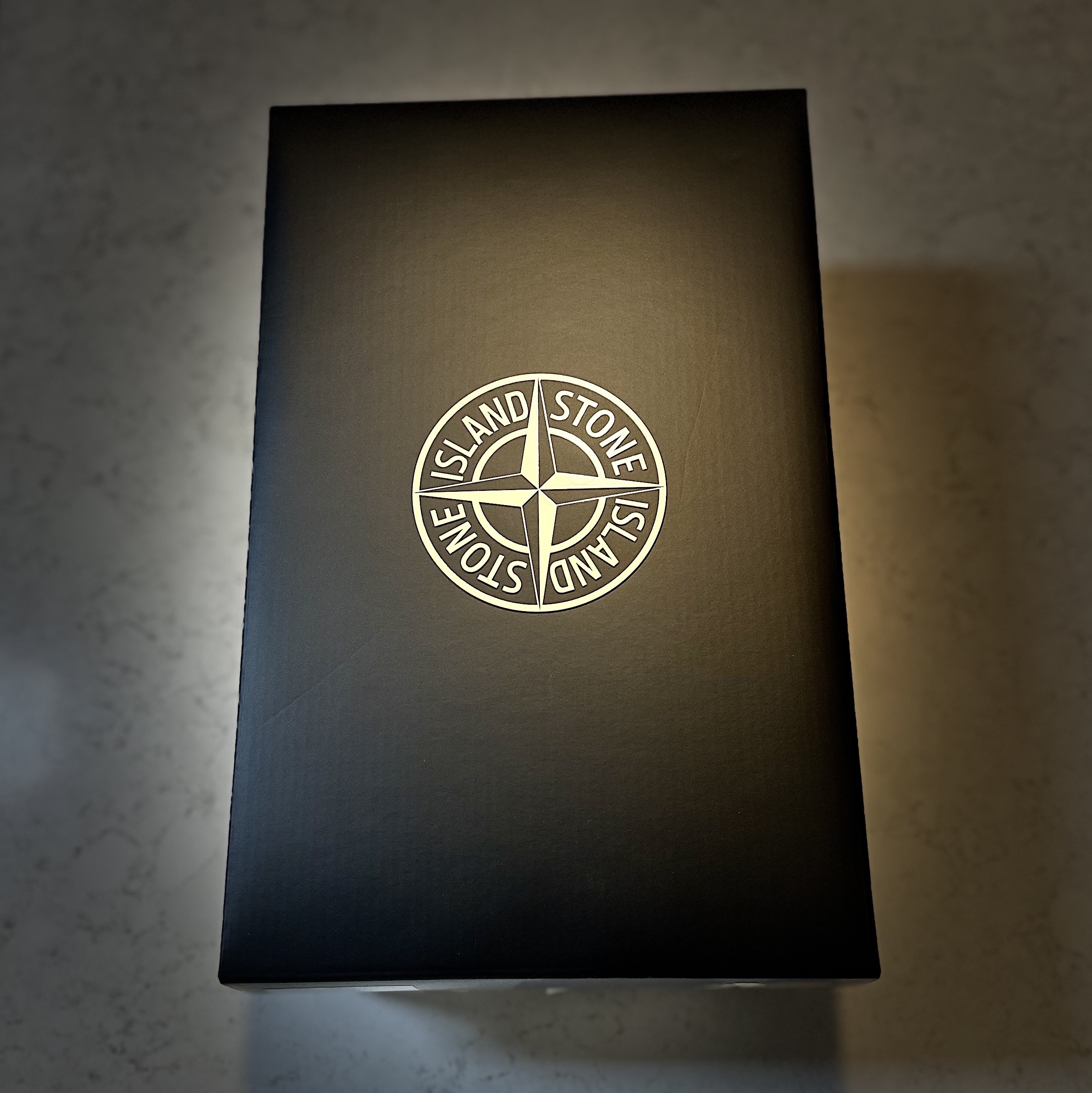 New Balance x Stone Island 574 Legacy Dark Green 착용 스타일 - 1