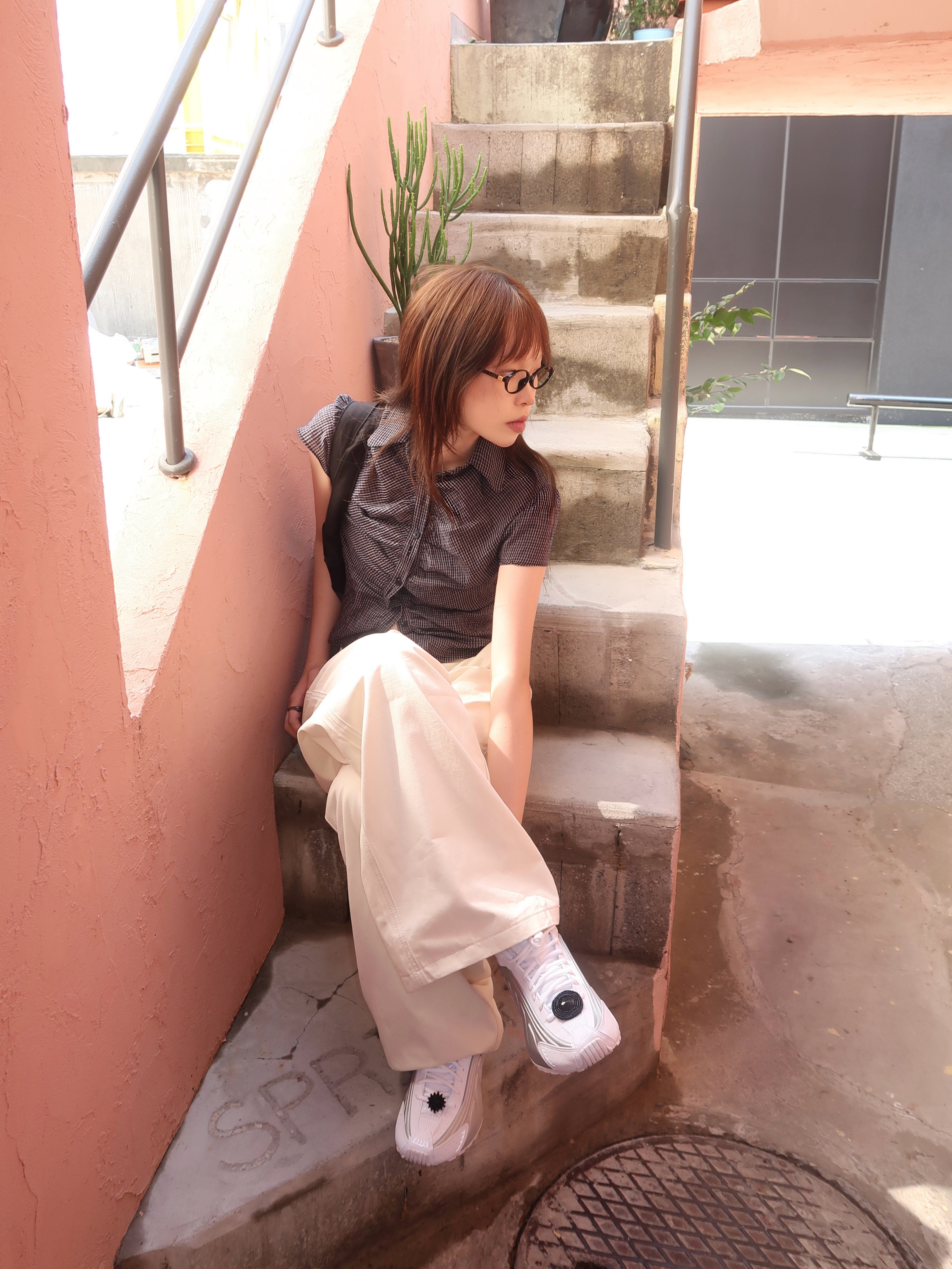 (W) Nike Shox R4 White Metallic Silver 착용 스타일