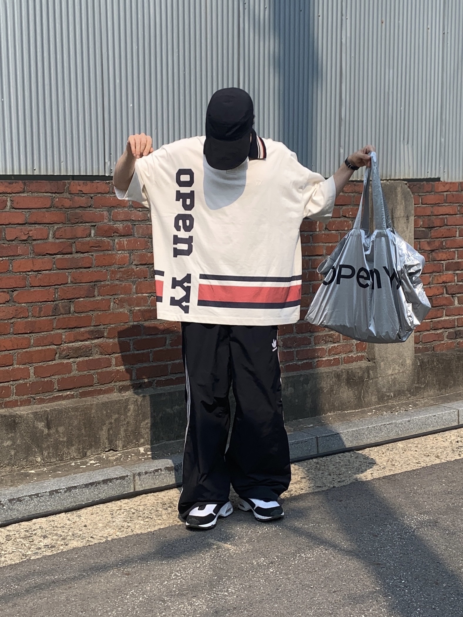 Nike x Comme des Garcons Homme Plus Air Max Sunder SP White Black, Balenciaga x Adidas Tracksuit Trousers Black 착용 스타일 - 1