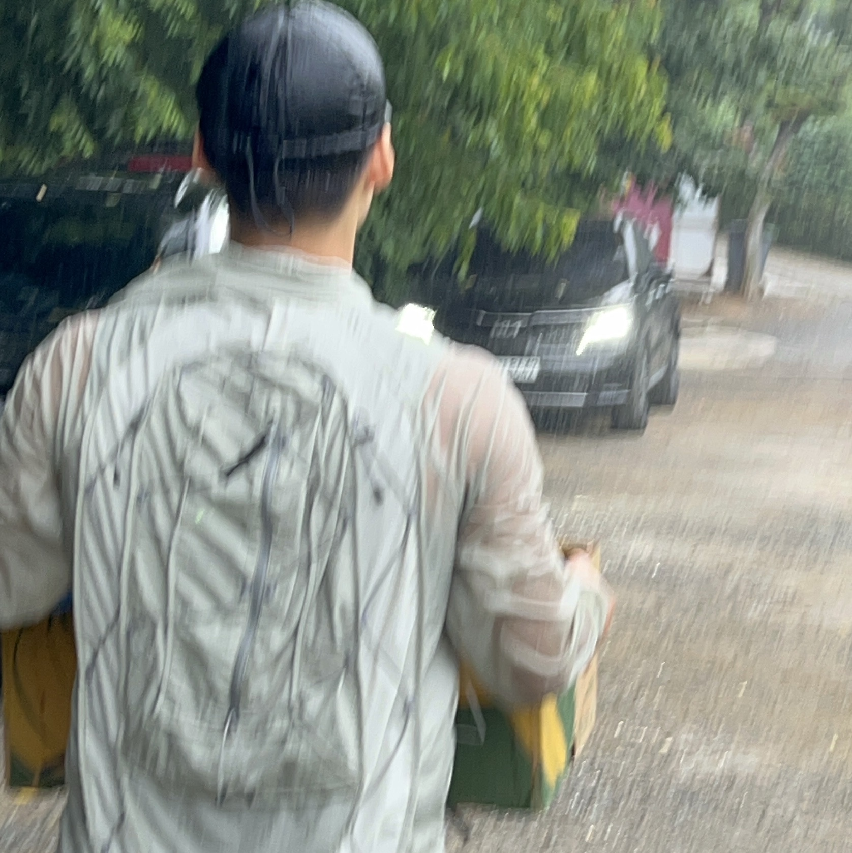 Arc'teryx Cormac Arc'Bird Logo SS T-Shirt Black Heather, Helinox Tactical Chair Duck Camo 착용 스타일 - 5