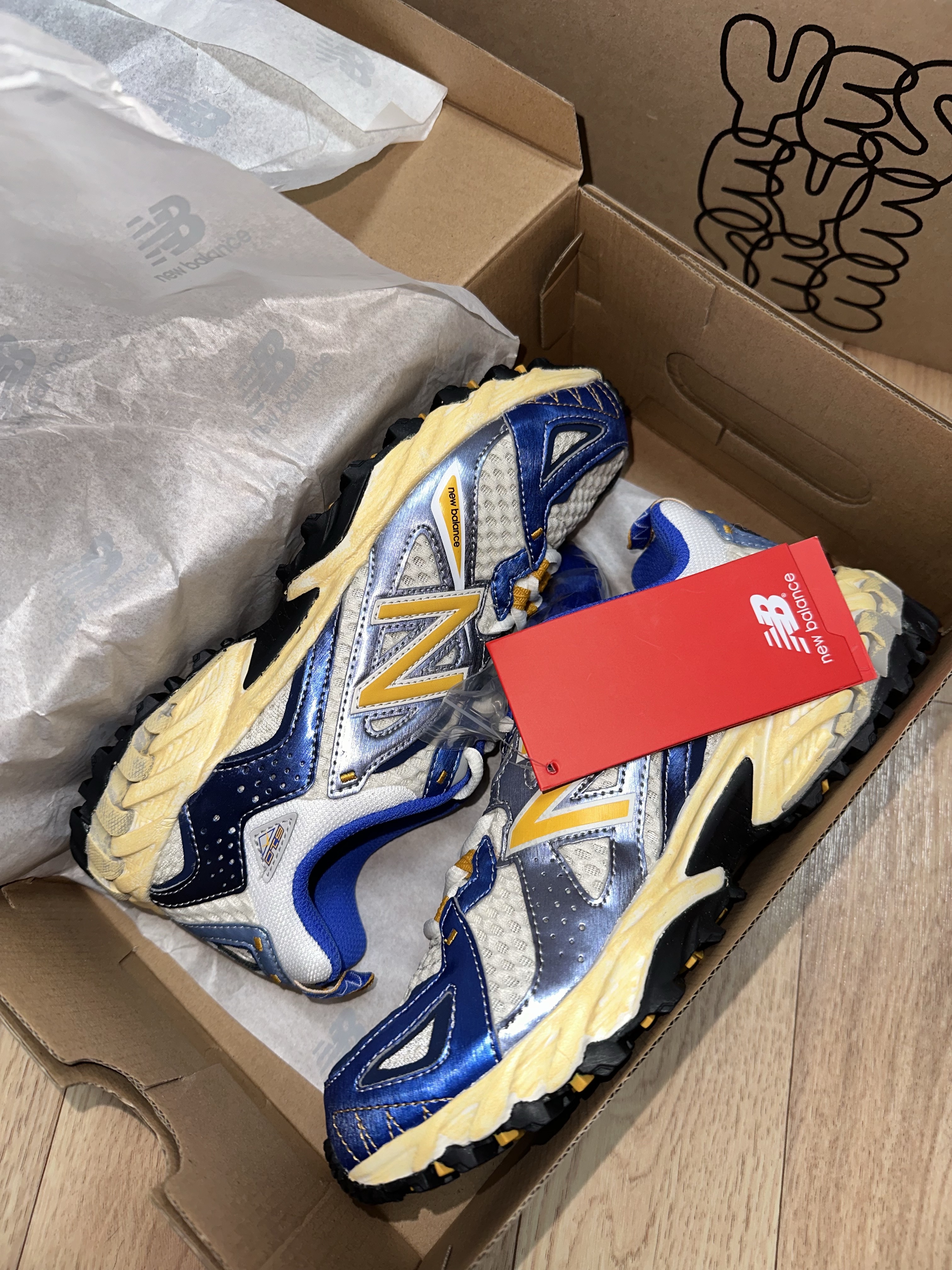 New Balance x Yeseyesee ML610 Atlantic Blue Varsity Gold 착용 스타일