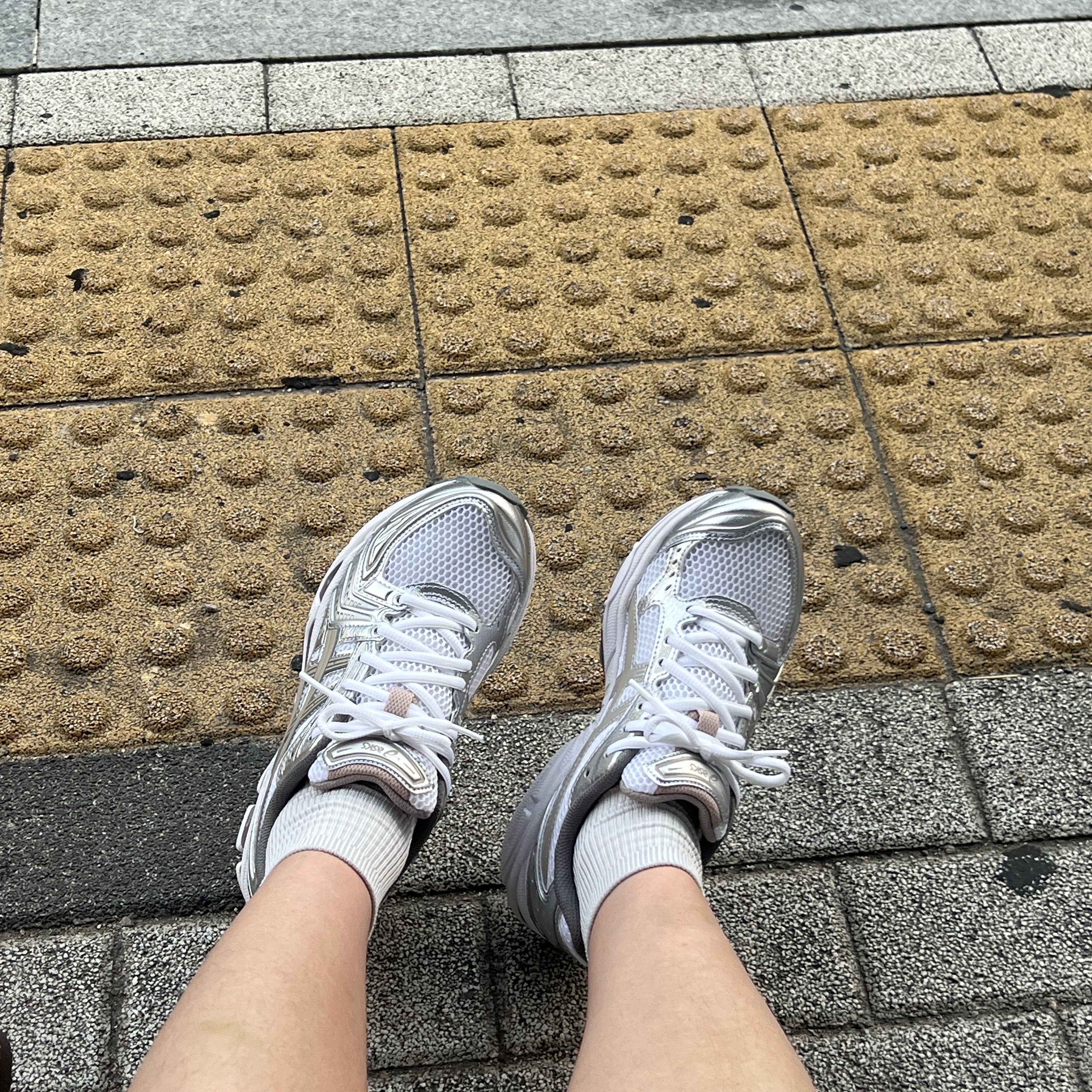(W) Asics Gel-Kayano 14 White Moonrock 착용 스타일 - 2