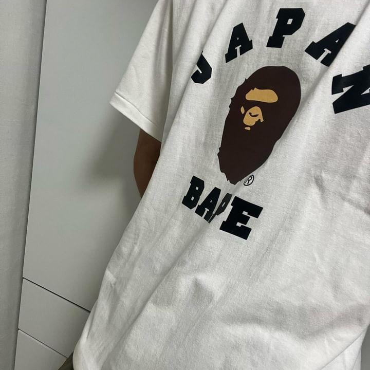 BAPE Japan College City T-Shirt White 착용 스타일 - 1