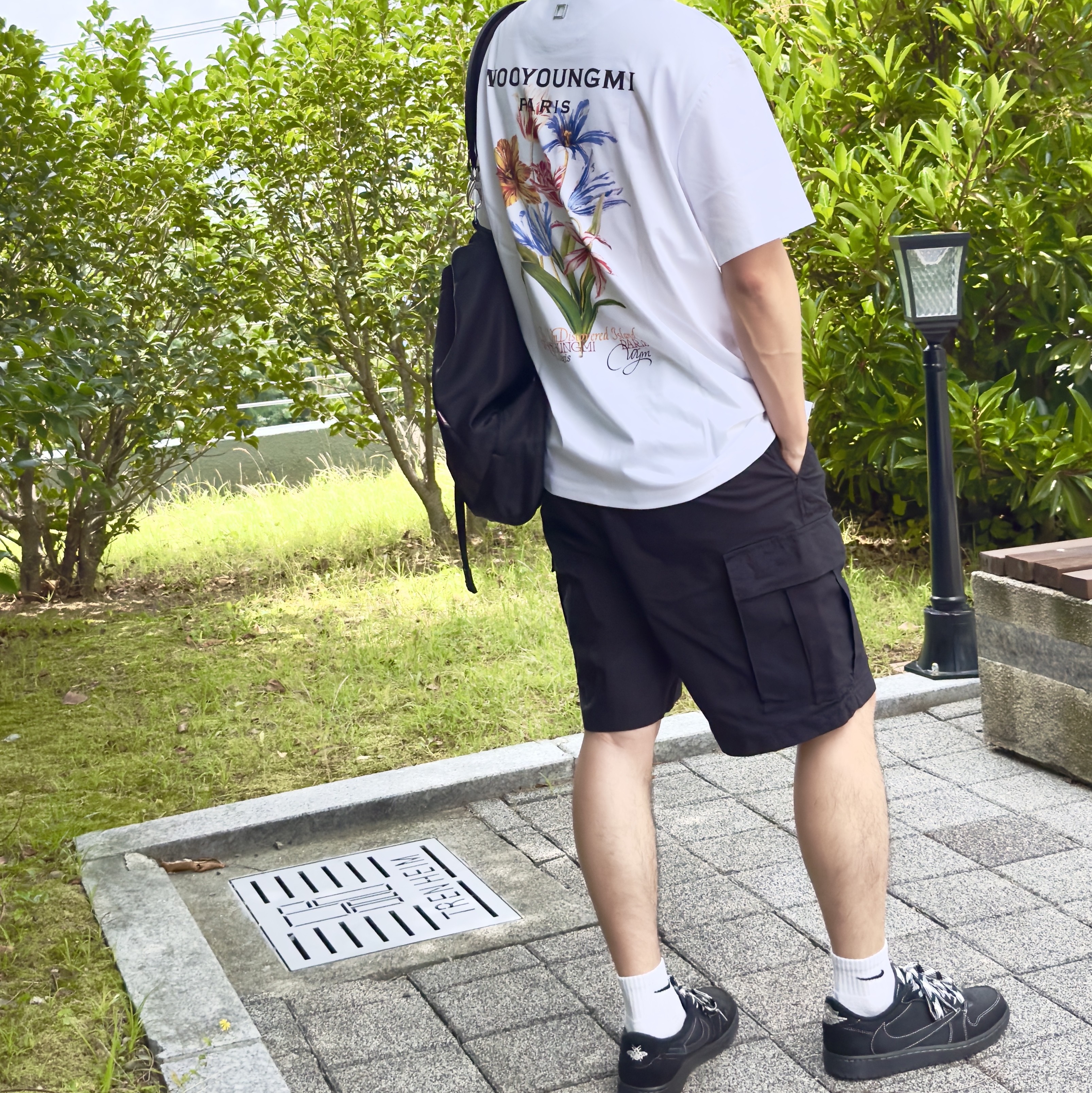 Jordan 1 x Travis Scott Retro Low OG SP Black Phantom, Wooyoungmi Flower Print T-Shirt White - 24SS 착용 스타일 - 2