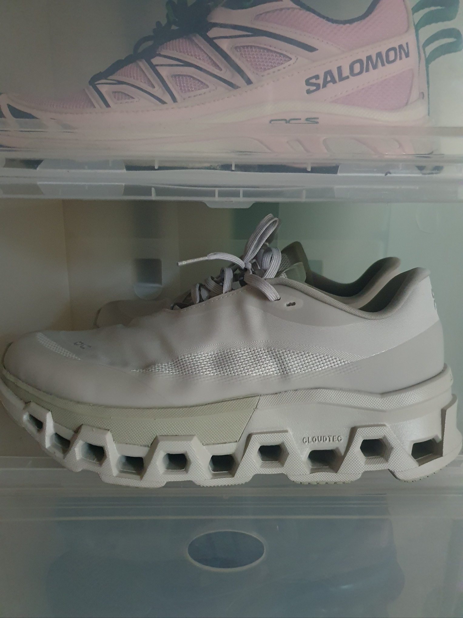 On Running x Post Archive Faction (Paf) Cloudmonster 2 Moondust Chalk 착용 스타일