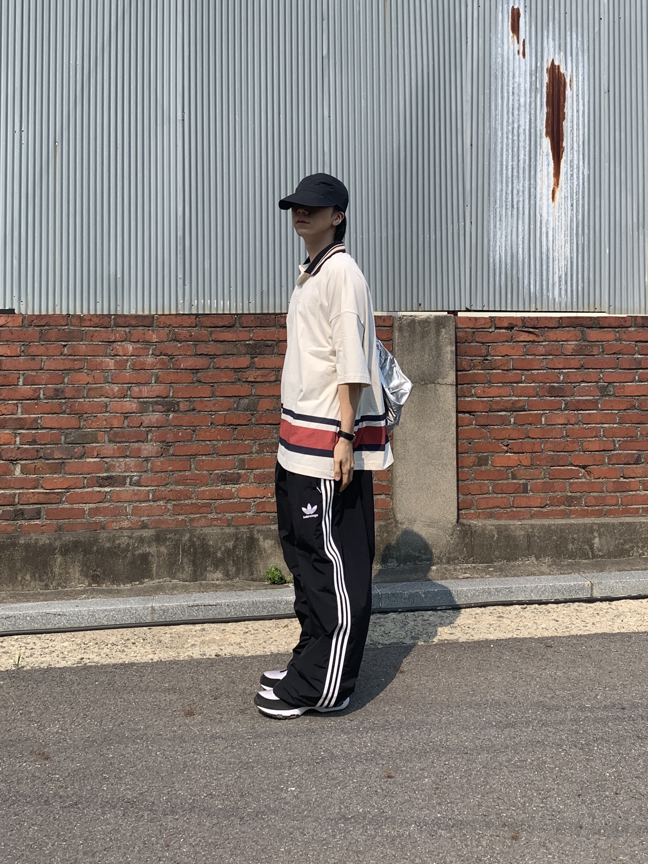 Nike x Comme des Garcons Homme Plus Air Max Sunder SP White Black, Balenciaga x Adidas Tracksuit Trousers Black 착용 스타일 - 4