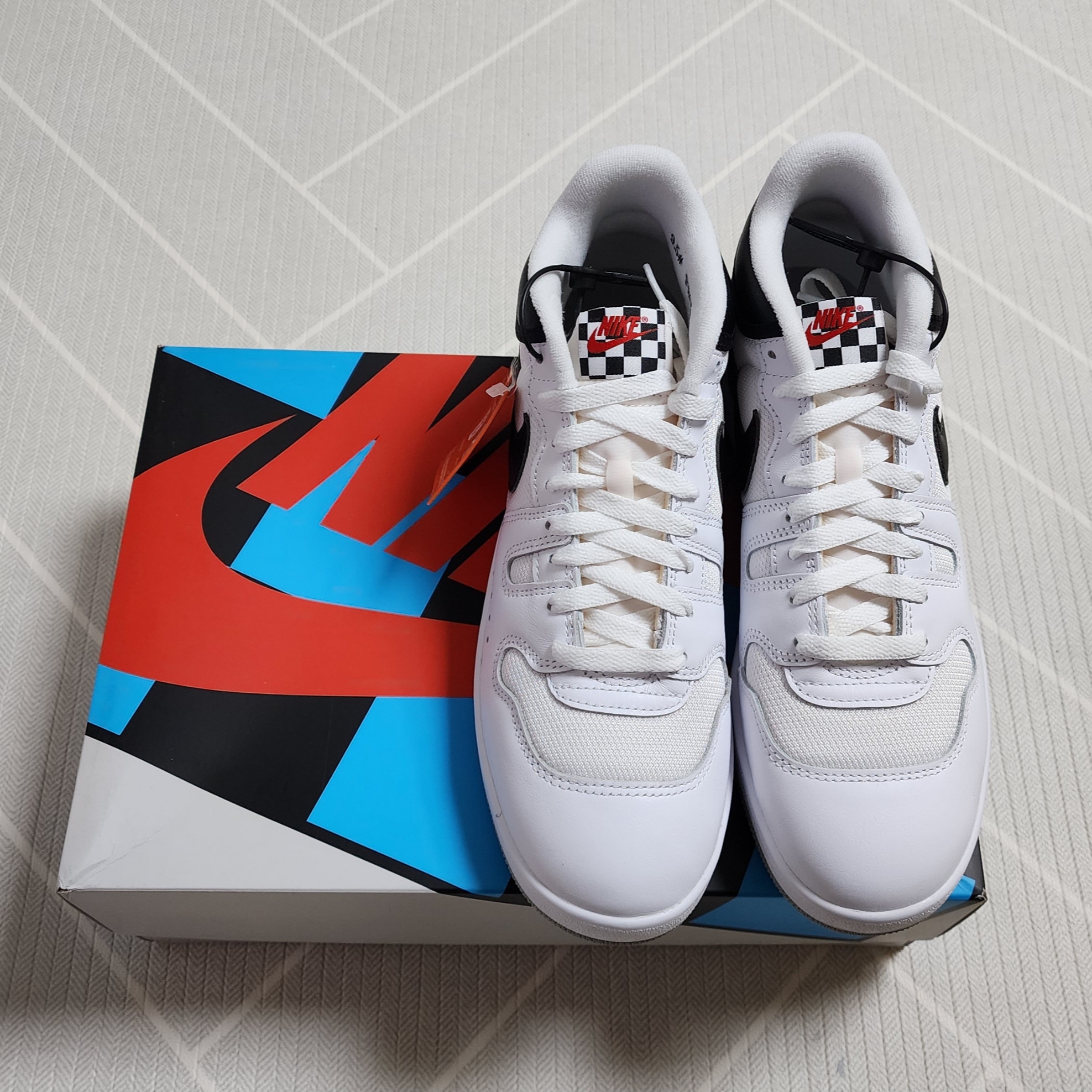 Nike Mac Attack QS SP Black and White 착용 스타일 - 2