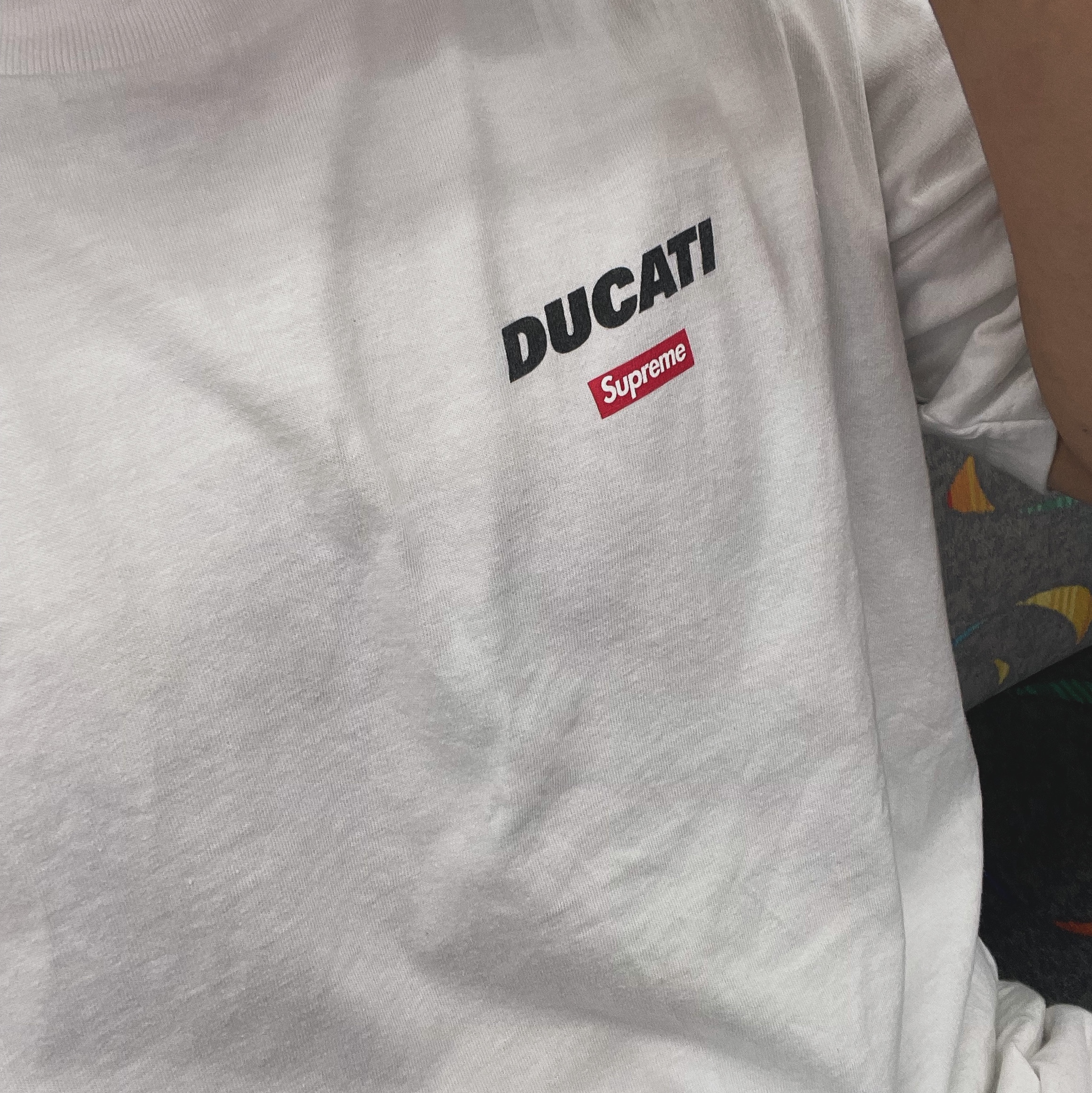Supreme x Ducati Logos T-Shirt White - 24SS 착용 스타일