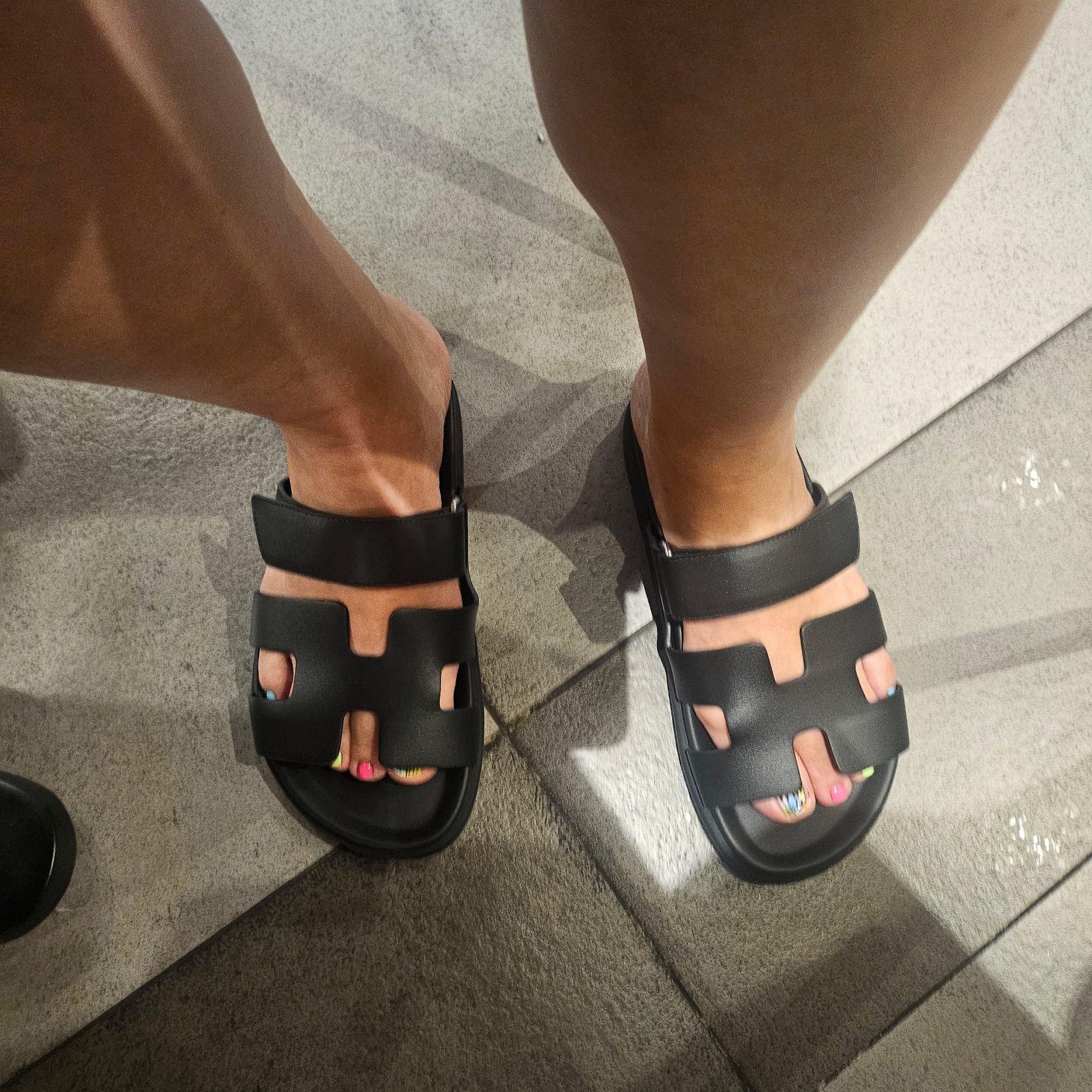 (W) Hermes Chypre Sandal Calfskin & Noir 착용 스타일