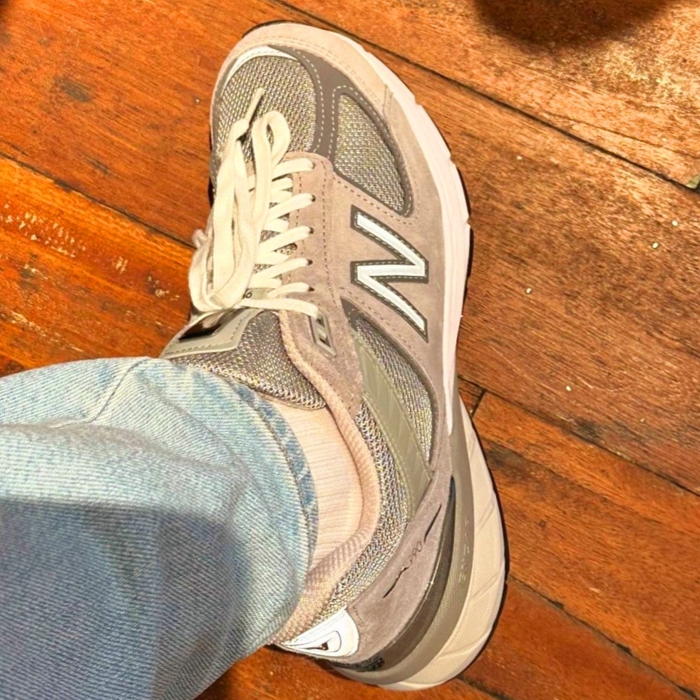 New Balance 990v4 Made in USA Grey Silver 착용 스타일