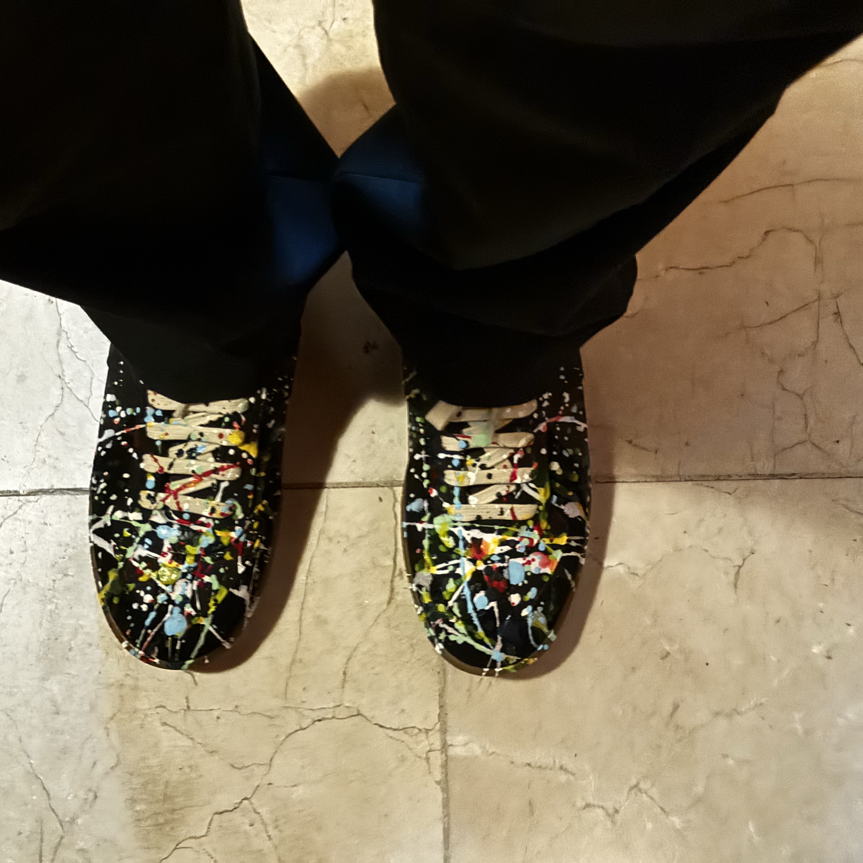 Maison Margiela Replica Paint Drop Sneakers Black 착용 스타일 - 1